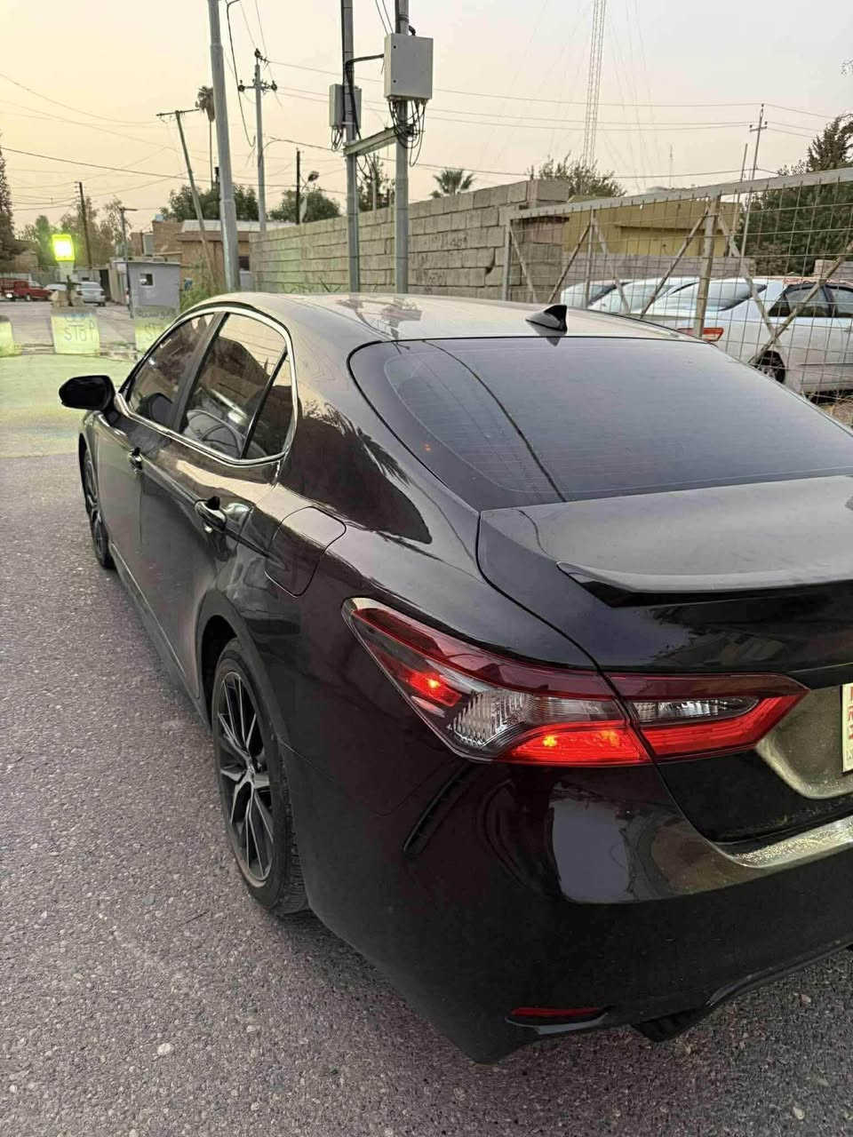 سلام عليكم تويتا كامري للبيع موديل 23 رقم أربيل السيارة ماشية 45 ميل مواصفات السيارة se پلاص داخل جلد ابيض بصمة سلايت مراة وسطية حراري رادار امامي وجانبي حته الكاعيات مال شركة وكتلوكات بي باقي السيارة فوول فول بل نسبة للحادث السيارة جامرلغ سايق تجاري والبنيد مبدل بلاد والجامرلغ خلفي بخ وصور الحادث موجودات بل منشور حادثة كلش حلو وسطحي بشرط  بدون قطرة دواخل وبدون شاصي وبدون بدنة شرط الفحص للاستفسار خابر الرقم 
*********** كركوك, العراق
