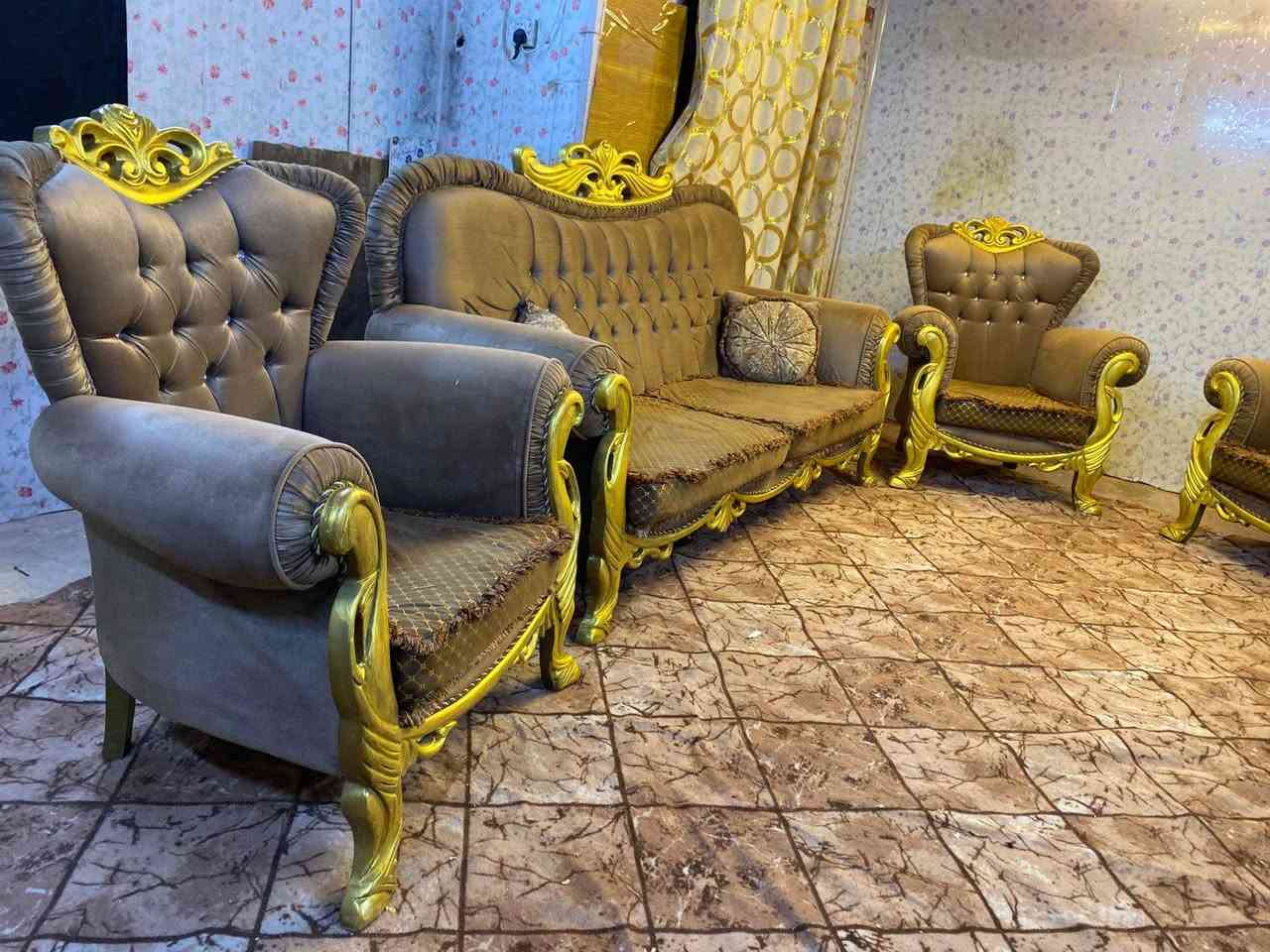 تخم زان تركي 10 مقاعد نضيف مابي ضرر السعر 450 المكان الكاظمية للاتصال ***********
