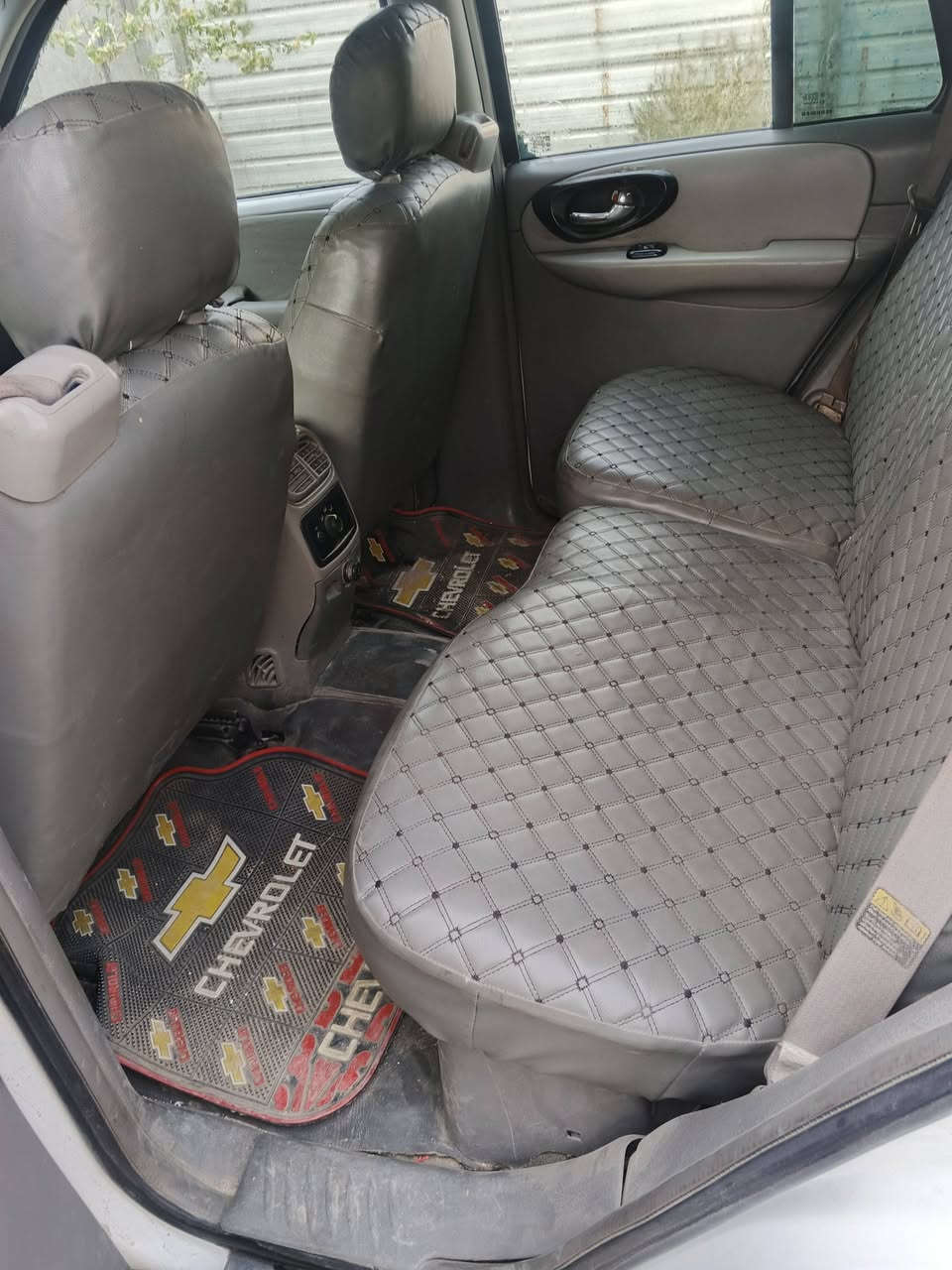 السلام عليكم سيارة للبيع موديل 2008
مالت مزاد بيه كتاب تصال على هاذه الرقم ***********
