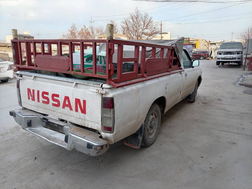 پیکاب مۆدیل 2001ی کوێرگێڕومە کینە ئە کسل بە شە رتی 10فیتە رئاڕمی پلاستیکی هە ولێربە شە رتی ئاڕموئە وە لیاتو خە رامە شانوسە قفوبۆنیدی بۆیاخی نییە پێشی وە ک شە ریکە وایە سعری 76وە رە قە و تۆزێک مە عامە لە ژم *********** دار بنديهكان, السليمانية
