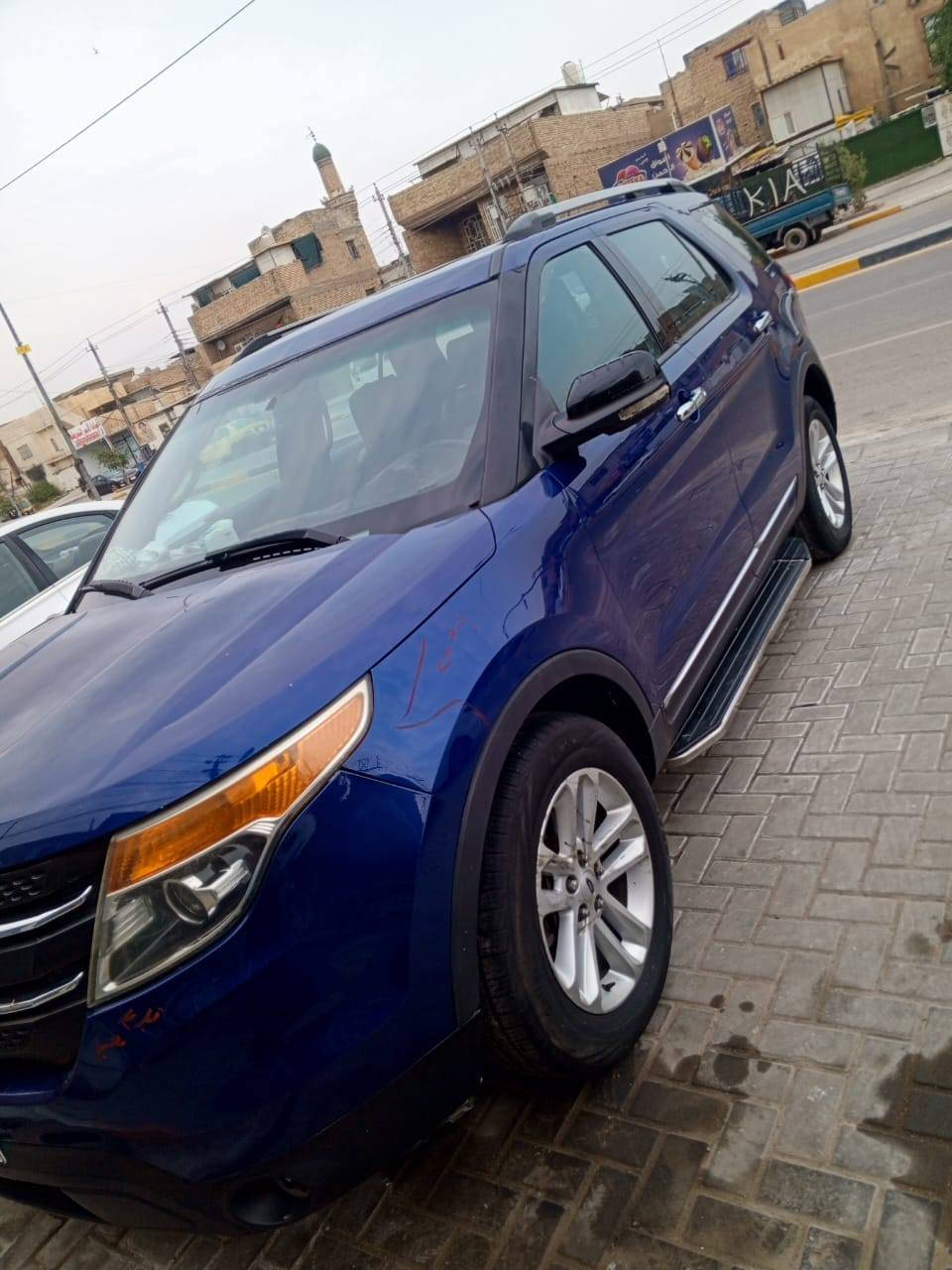 السلام عليكم عندي فورد اكسبلورر موديل 2013فول مواصفات عدا البصمه شاشة جبيره تحكم ستيرن كشنات جلد وكهرباء شاشة اعطال بانوراما سبعة راكب تبريد 3قطع لون مميز  فور ويل ماشية 145وارد امريكي حادثها بنيد فقط السياره مكفولة عدا البنيد مكاني بغداد رقمها بغداد بأسمي تحويل ثاني يوم للاستفسار الاتصال ***********
سعرها 137وبيها مجال ان شاء الله بغداد, العراق
