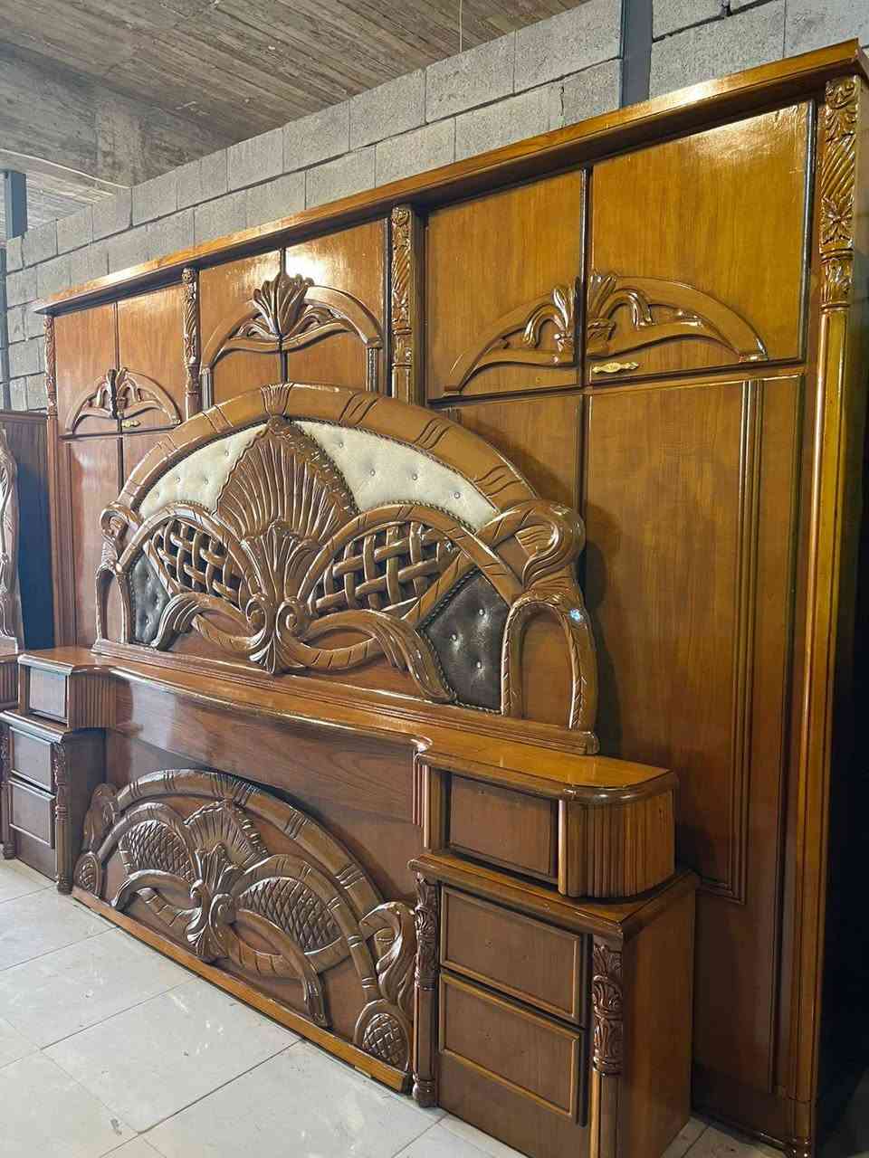 غرفه سته أبواب ملحق شغل ثكيل درجه اولى اتصل ع رقم موجود ***********
