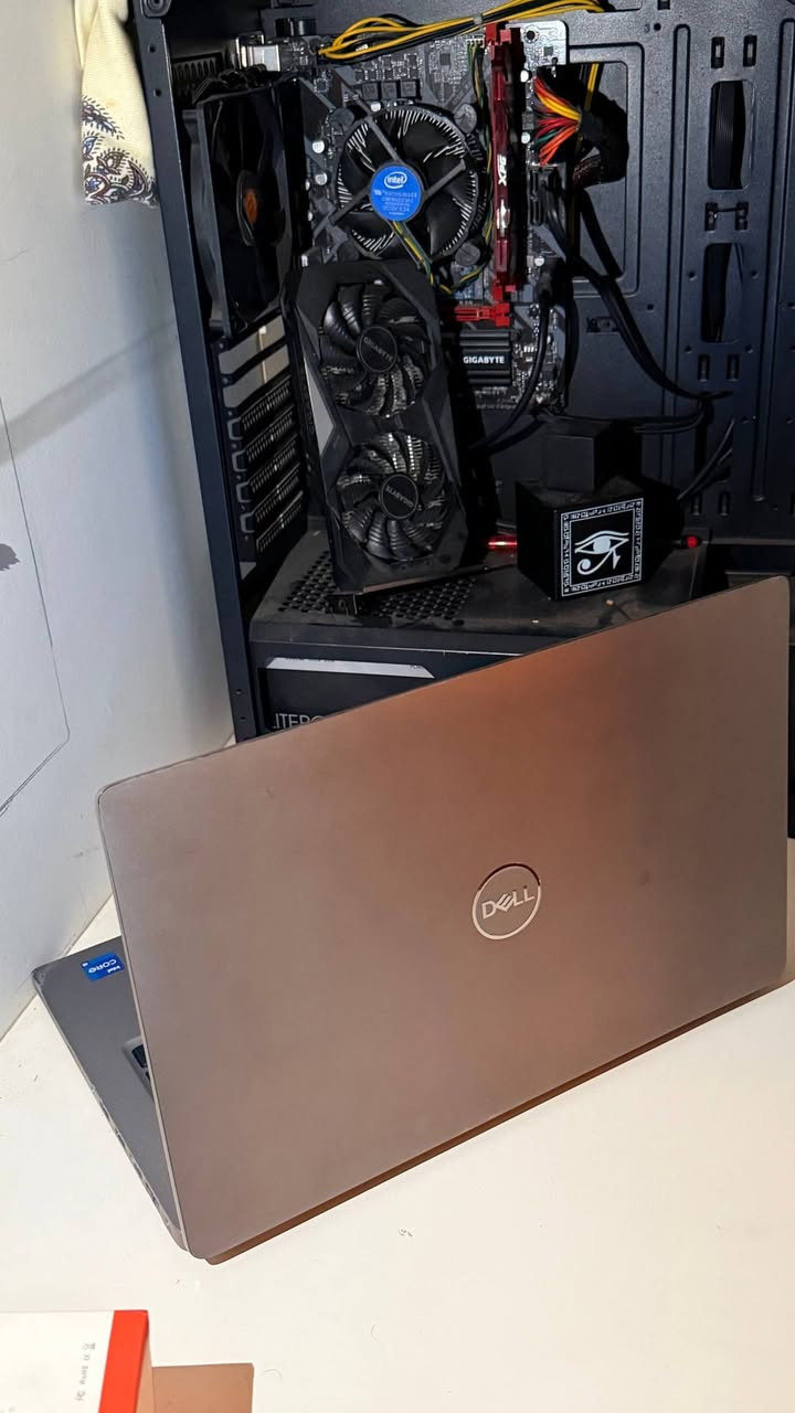 السلام عليكم لابتوب للبيع
dell 5420
المواصفات:
corei5-1135G7
الرام 16 كيكا
هارد 256 من سامسونك
شاشة 14 انج
Intel Iris Xe Graphics كرت الشاشة
Type-C منفذ الشحن
يجي وياها ماوس
بدون شاحنة بدون علبة وبدون جنطة
نضافة 85%
سعرها 425 الف وبي مجال بسيط 
العنوان / بغداد
للتواصل:***********
