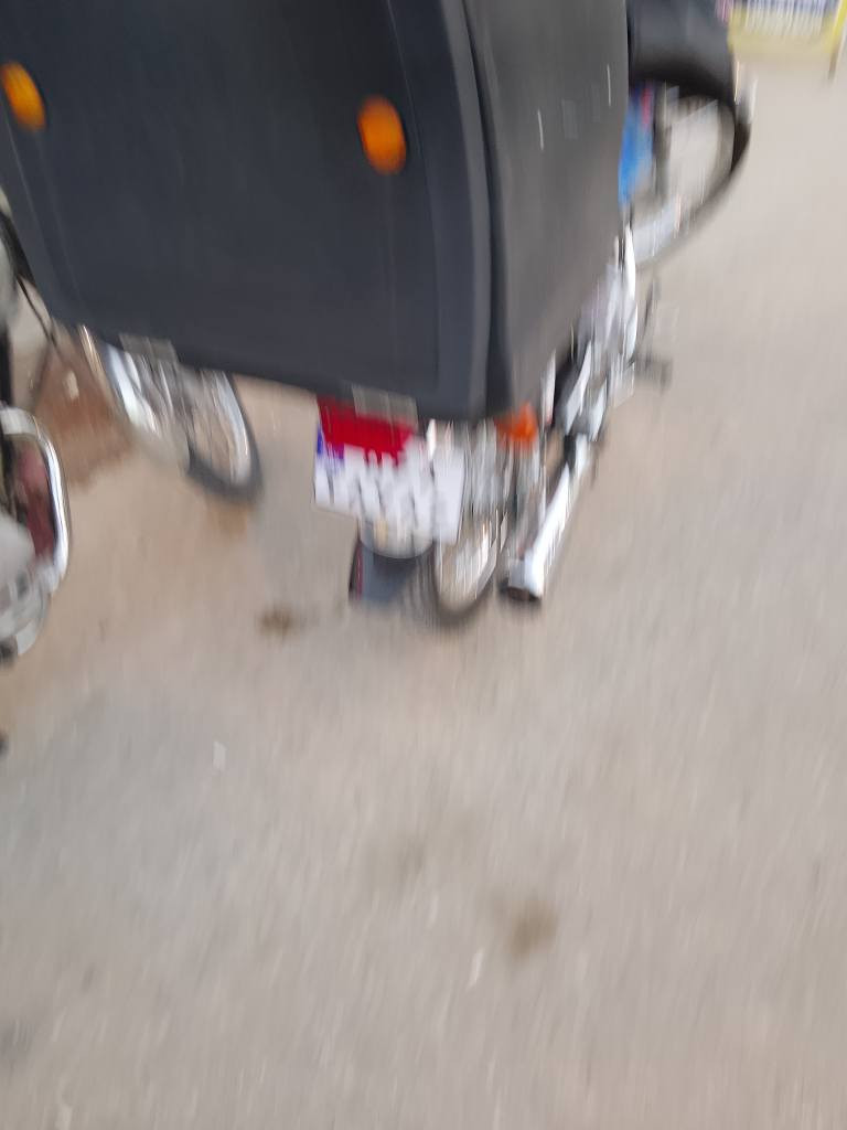 السلام عليكم دراجة ايراني جدآ نضيفة مصالها هواي من طالعة من الوكيل محرك برغي ما مفتوح كلشي شغال بيها اوراق سكنر *********** عمارة, ميسان
