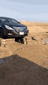 سلام عليكم سوناتا 2013 وارد امريكي حادثه موضح بالسونار سياره جاهزه كير مكينه حداديه تخم تاير تبريد تدفئ كشن كهرباء تدفئ بالكشنات كلشي شغال مابيه اي نقص سنويه لل27 مكاني الكوت ***********. *********** السعر 95 وبيه مجال
