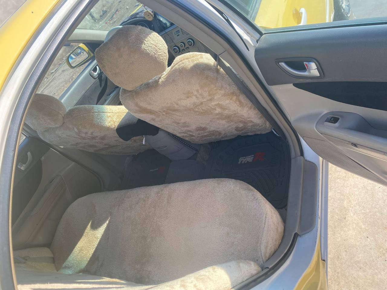 سياره موديل 2008
محرك  كير شرط 
هيئه صفر 
غرامات صفر 
تدفئه تبرريد شرط 
السعر 83
رقم المبايل ***********
