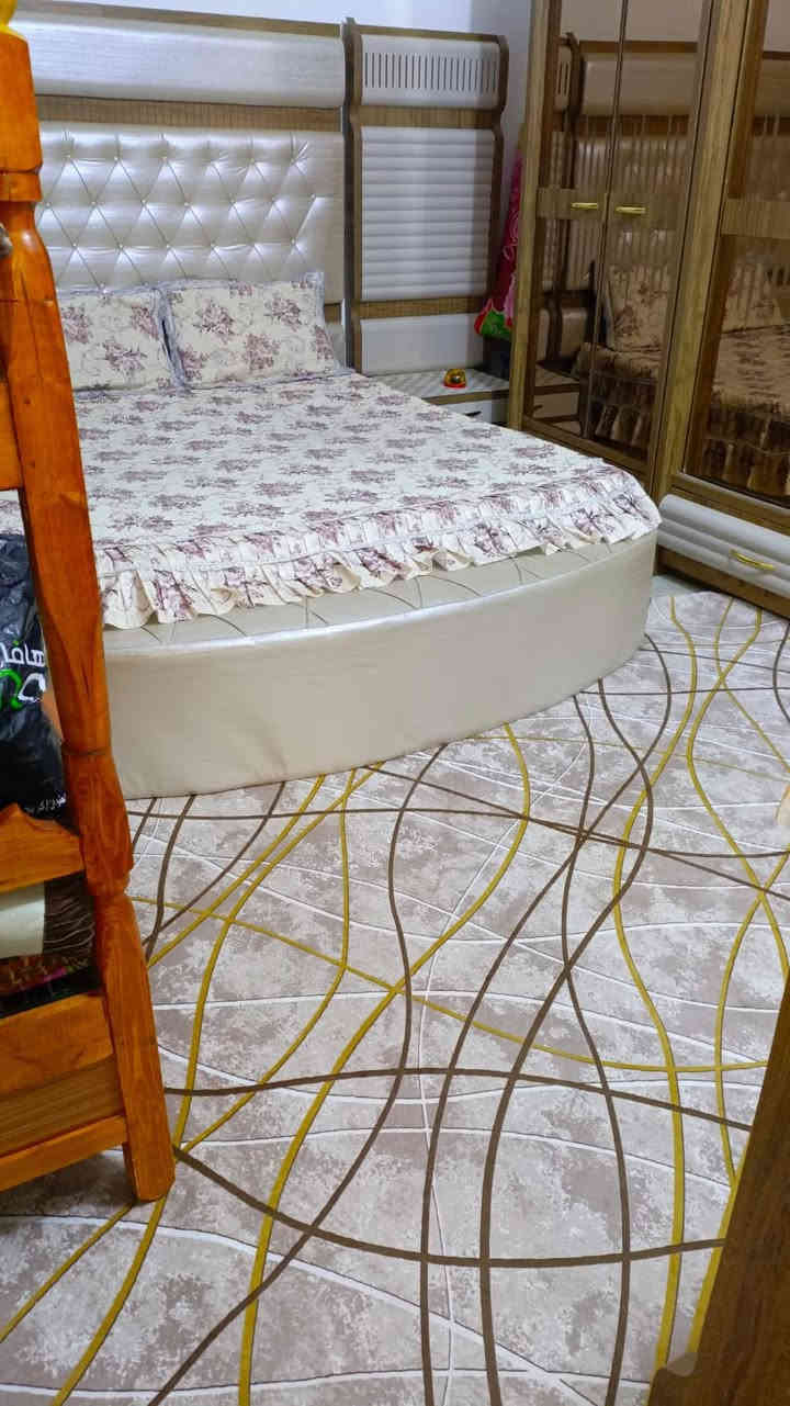 دار للبيع مساحته 125 متر طابو زراعي سند 25 طابقين يحتوي الطابق الاول على غرفة نوم وصالة واستقبال ومطبخ وحمام ومطبخ والطابق يحتوي على غرفتين وصالة بهرز- الدواسر خلف مدرسة المستنصر بالله السعر 57 مليون وبي مجال الاستفسار *********** او مراجعة مكتب الملاك للعقار
