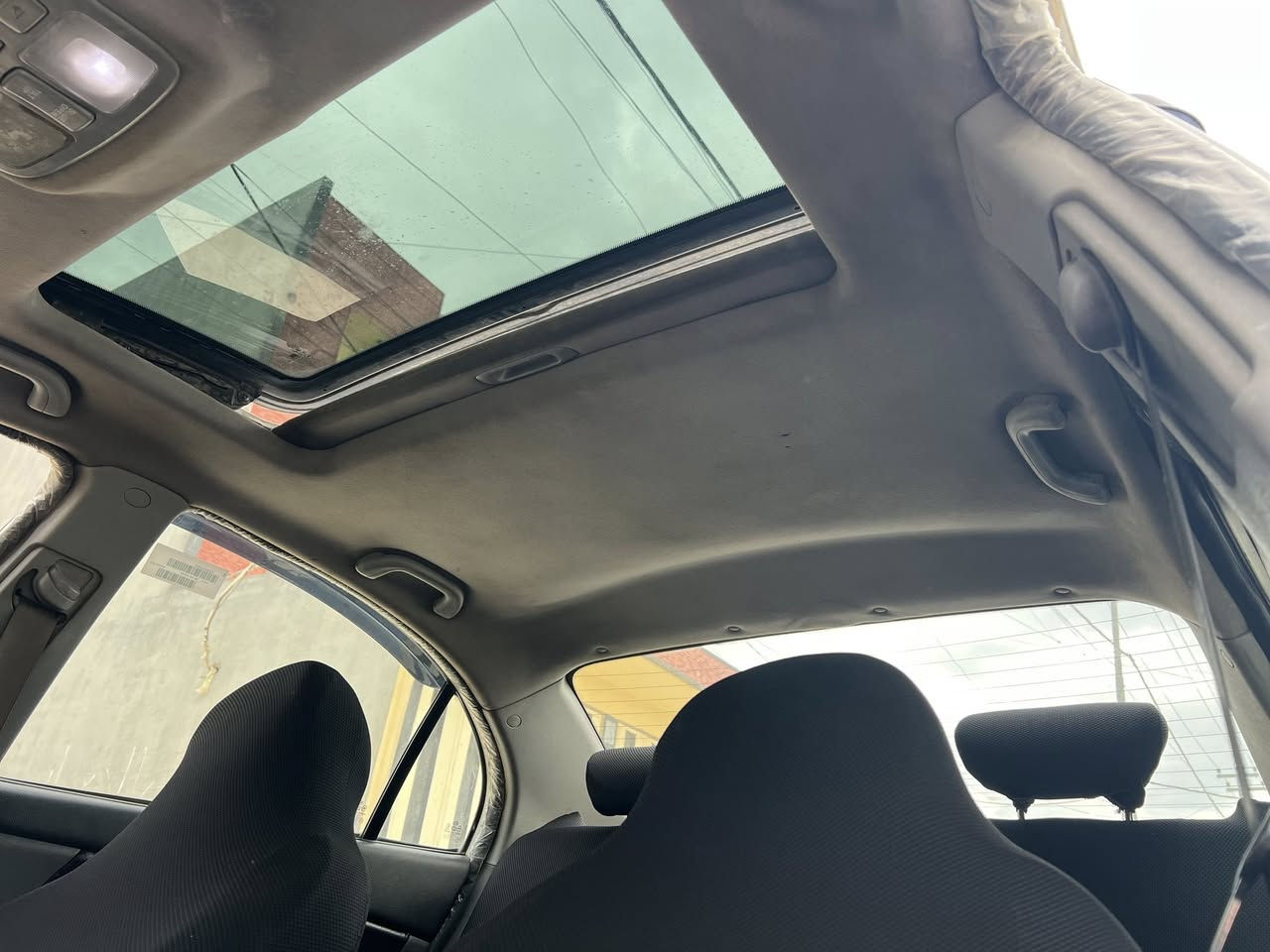 كيا ريو مواصفات برايد
رقم اربيل الدولي مسطرة جديدة
موديل ٢٠١١
لون ابيض 
سلايت روف
قفل مركزي
داخل انارة احمر دشبول
تبريد شاشة
تحكم ستيرن جهتين
اشارة بلمراية+تحكم كهرباء
شاشة اندرويد +كامرة خلفية
كير محرك فول
بيها صبغ قطع ابيع حزام 
السعر ٨٠ ورقة وبي مجال 
التواصل على الارقام 
مكاني الموصل الايسر 
***********
***********
