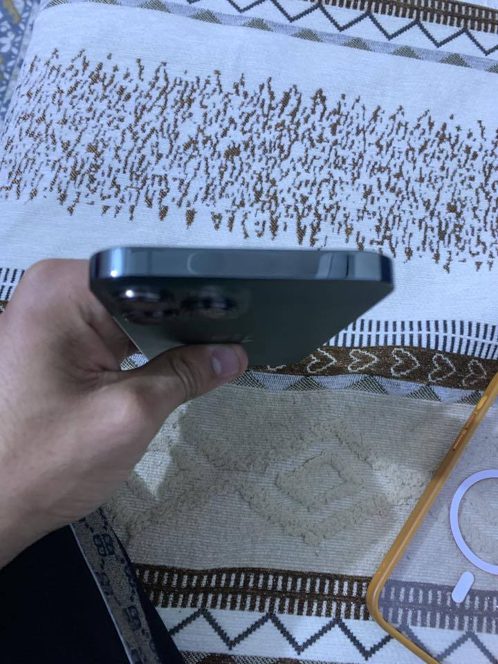 سلام عليكم ايفون 13 برو ماكس امريكي  للبيع ذاكره 256 بطاريه 84 نضافه جهاز 100‎%‎ سعر 690 مكان بغداد الزعفرانيه هاتف ***********
