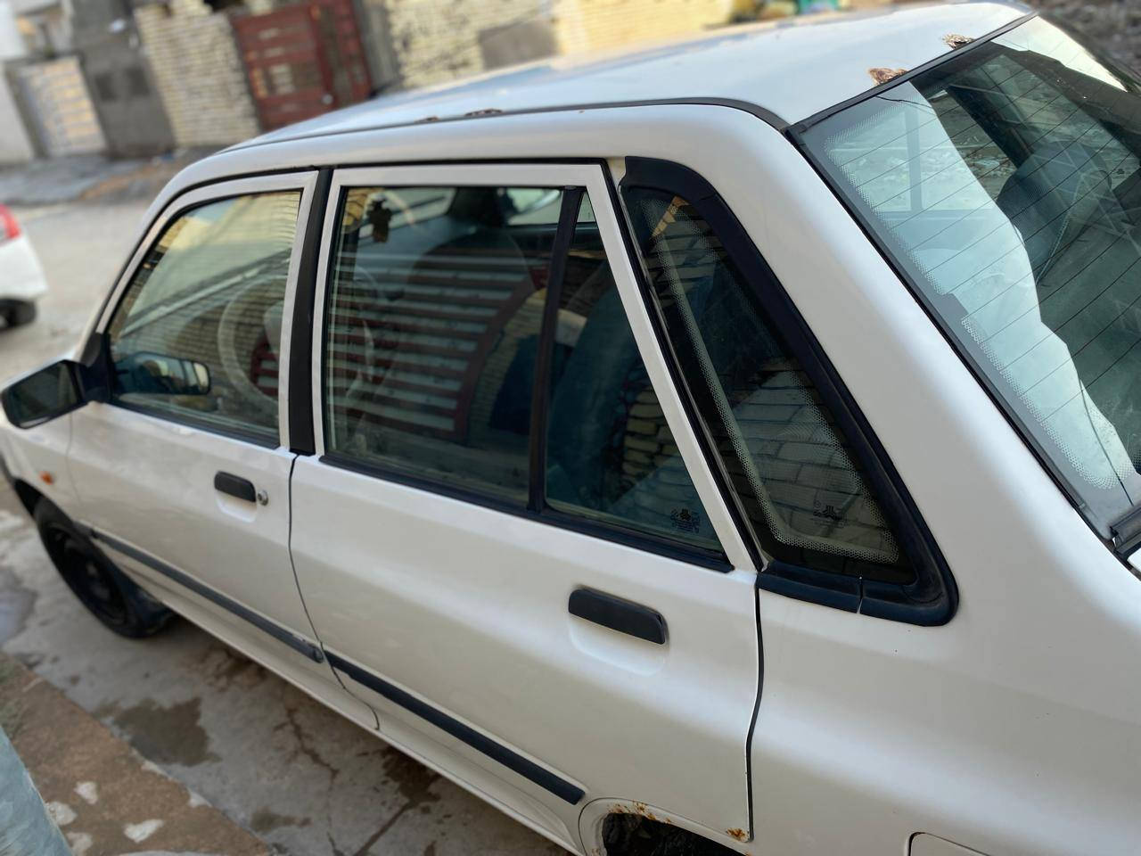 السلام عليكم ورحمة الله وبركاته سايبه للبيع ٢٠١٢ خير من الله تبريد كير مكينه شواصي تبريد كهربائيات بدون اي ضربه او صبغ كله فول و مال موضف يعني ممتعوبه للتواصل واتساب ورقم *********** السعر ٣٣
