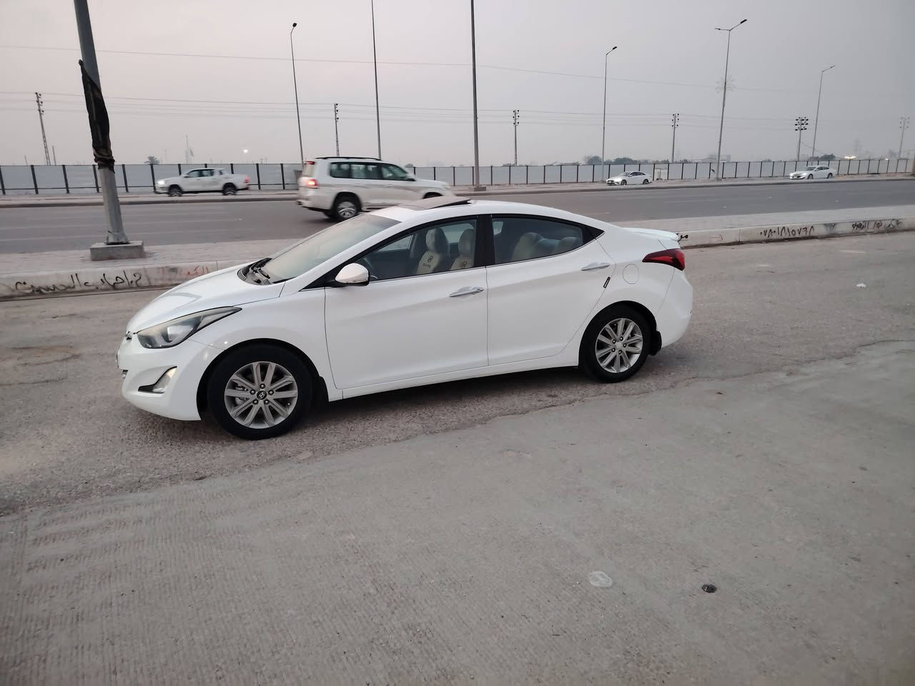 السلام عليكم سياره نوع النترا موديل 2015خليجيه فوول واحد ع واحد كفاله عامه مكينه وكير وحداديه وتبريد وتخم تاير كفاله العنوان كربلاء السعر 128 وبيها مجال بسيط رقم الهاتف ***********
