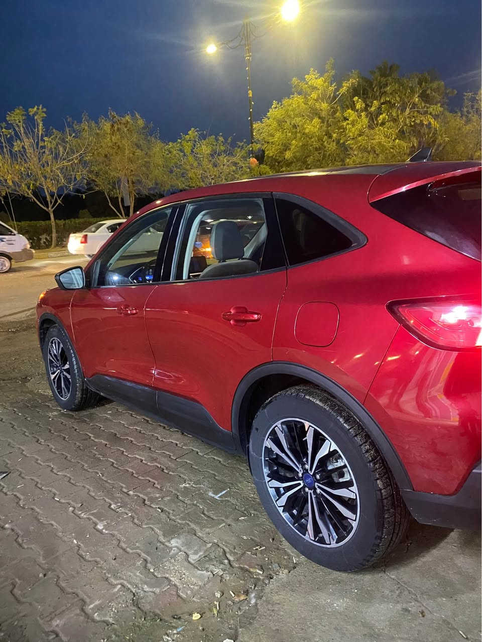 فورد سكيب 22
هايبرد 
السعر 145
السيارة بدون حادث 
سرقات جاملغات 2 وبنيد 
كشنات هيتر
تحكم قيادة
بصمه
هاتف *********** بعقوبة, ديالى
