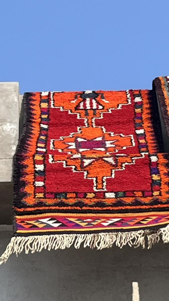 فراش
او بما يسمى ابساط 
للبيع 
الكميه خير من الله 
***********
