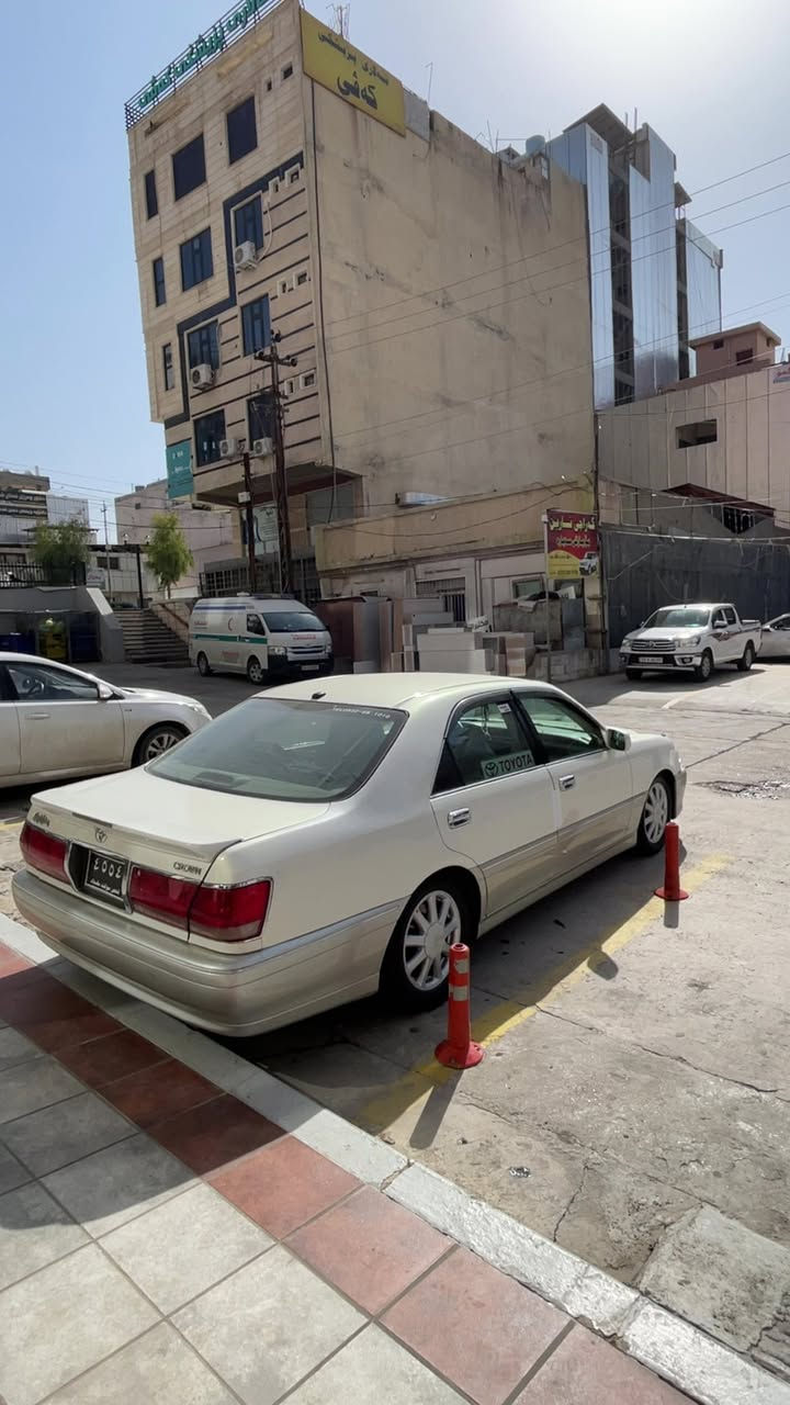 بەناوی خوای گەورە ئەم مەلیکە بۆ فرۆشتن 2003دیفۆڕی بچوک2دوگمەی4کوشن کارەبا42هەزار ڕۆشتوە گێڕو مەکینەی بەشەرت بێ دوکەڵ پێشو دوا کریستاڵ داژبڵ نەجەف تازە ڕۆنی گۆڕاوە  زۆر جوان و پاکە بێ مەسرەفە4تایەو ویلی نەجمەی تازە یەک پارچەی بۆیاخە سۆنەرەکەیم داناوە سعری 57گەڵاو معامەلە شوێن سلێمانی کۆدیشی بۆ کراوە ***********ئەدمینی❤️
