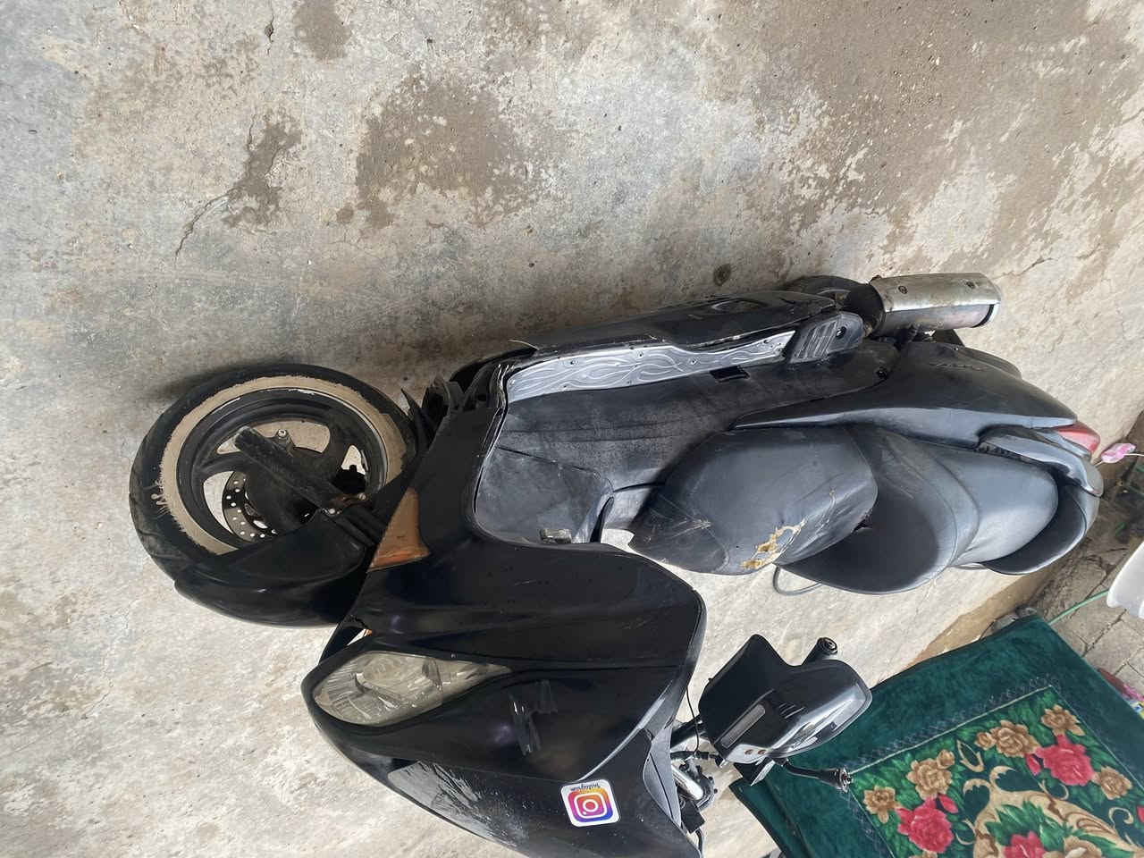 السلام عليكم مرا خصت الادمن فروصه صفر 8 دراجه جديده وحلوه مكينه مفتوح مبدل كور دراجه حلوه نكره كهربائيات كلها شغاله أي ستفسار وتساب أو الاتصال ***********
