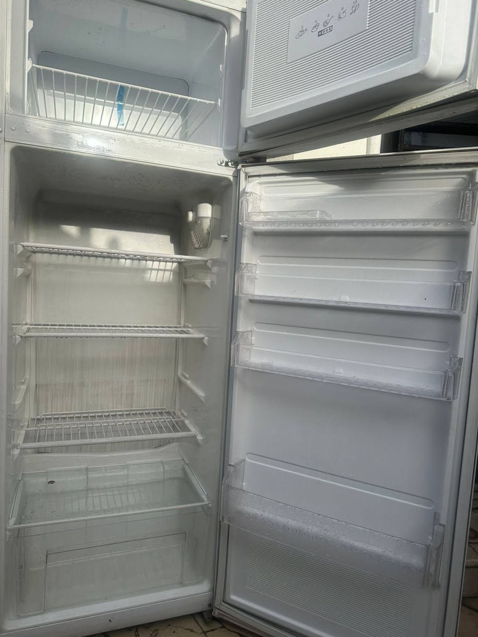 السلام عليكم ثلاجة فستل حجم ١٦ مال بيت مداخله تصليح ابد شرط الفحص استعمال قليل سعر ١٥٠ وبيه مجال الاتصال *********** العنوان الكرخ  السيدية
