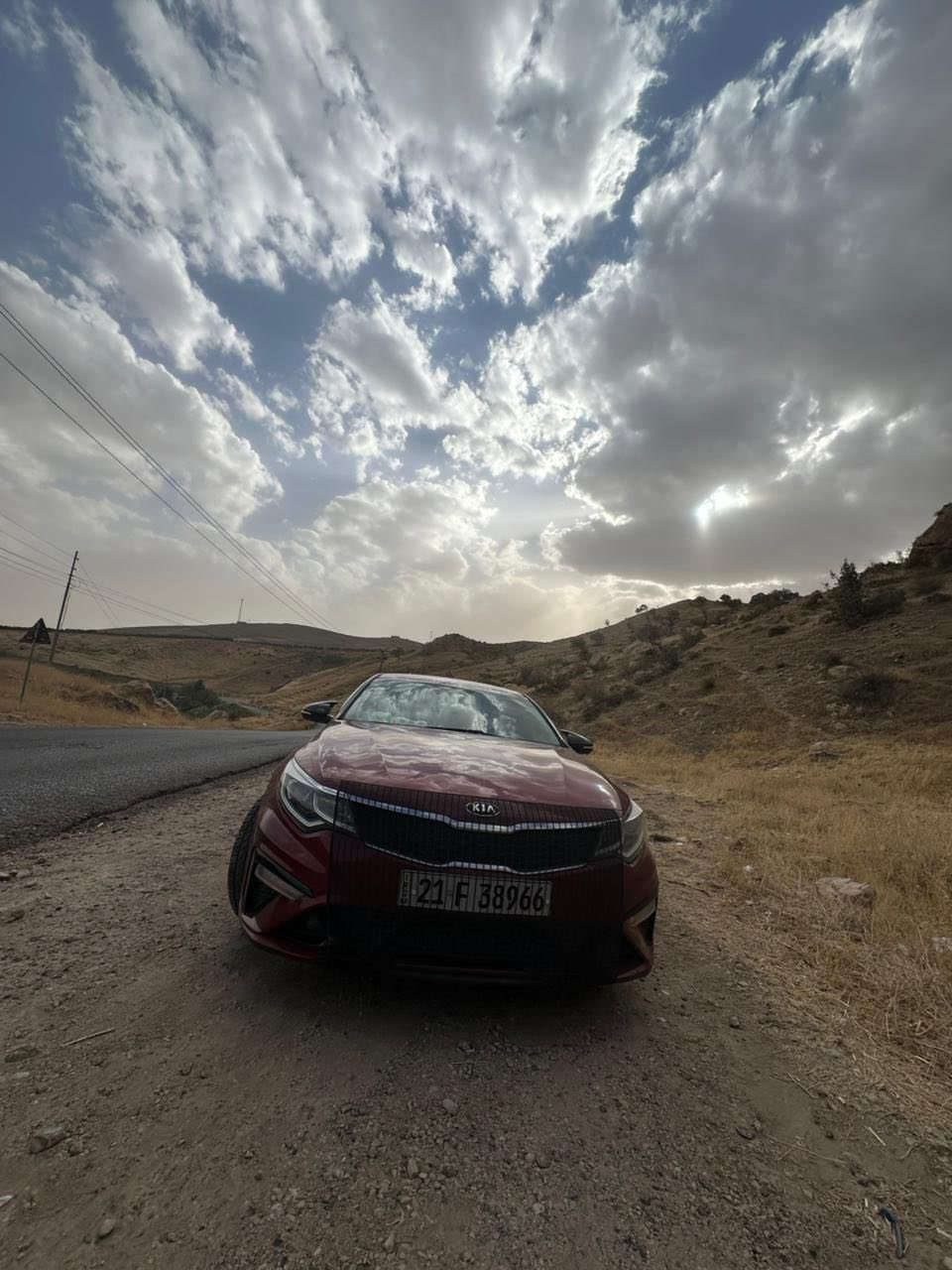 سلام عليكم
كيا اوبتيما موديل 2019
فئة الS
فول مواصفات عدا الفتحة
1-بصمة تشغيل +ابواب
2-كشن السايق كهرباء
3-كشنات نصين جلد ومخمل
4-صندوق ذكي من تتقرب يمه يفتح
5-رادار امامي وخلفي وجوانب
6-تحديد مسار 
7-مانع تصادم (توقف ذاتي)
8-مري شفط
9-لايتات منضومه كامله زينون
10-كامره خلفيه دواره وشاشه 
رقم سليمانيه سنويه بعدها ماساقطه شرط التحويل
السياره داخله كلين بدون حادث داخله سرقه ماخذين الحجر مال صالنصه 
السياره مكفوله من من كير ومحرك وايرباكات كلها سليمه 
ومكفوله من الضربه فقط بيها بارد بدايت الجاملغ عل كد شبر بل ضبط البجم كبس كله الراديترات وغاز كله مال شركه 
مكان السياره الكراده شارع الصناعه ***********
السعر 152وبيها مجال صور امريكا موجوده داخل المنشور
