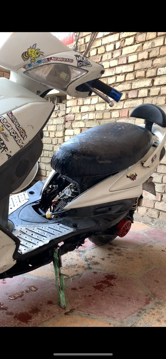 السلام عليكم
 سكنس فحل للبيع ما أراوس بس للبيع شغالة الدراجة من طول للطول كفالة عامة مكينة كهربائيات كور مشيف كامل مو بس گفر اليعرف بدراجات يعرف سعر الكور , دبلات اشاير مازدات كلشي مابيهن كلجات 
نقوصات بدراجة كلش بسيطة جيب وياك بس كابريتر
مكاني بغداد الشعب تجي تأخذها من البيت 
400 وبيها مجال 
متواجد واتساب ***********
