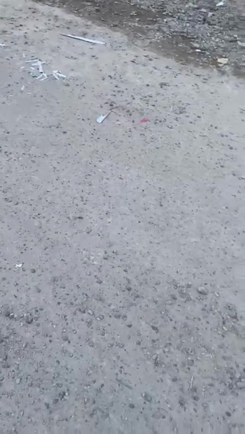 ياالله عرض جديد وحصري 
بيت مساحة 180متر بناء حديث 
زراعي طابو سند 25
يحتوي البيت على 4غرف نوم + حولي جبير صالة داخلية
+ صالة خطار + 3 صحيات + وطرمة  + مطبخ جبير 
البيت خير من الله كما موضح بل فيديو 
المكان دوانم الشرطة الخامسة 
قرب جامع ملك القدوس 
بشارع بغداد خدمات كاملة مي كهرباء تبليط 
للتواصل والاستفسار يرجى الاتصال 
*********** بي واتساب 
***********بي واتساب
محمد ابو يوسف للعقار
