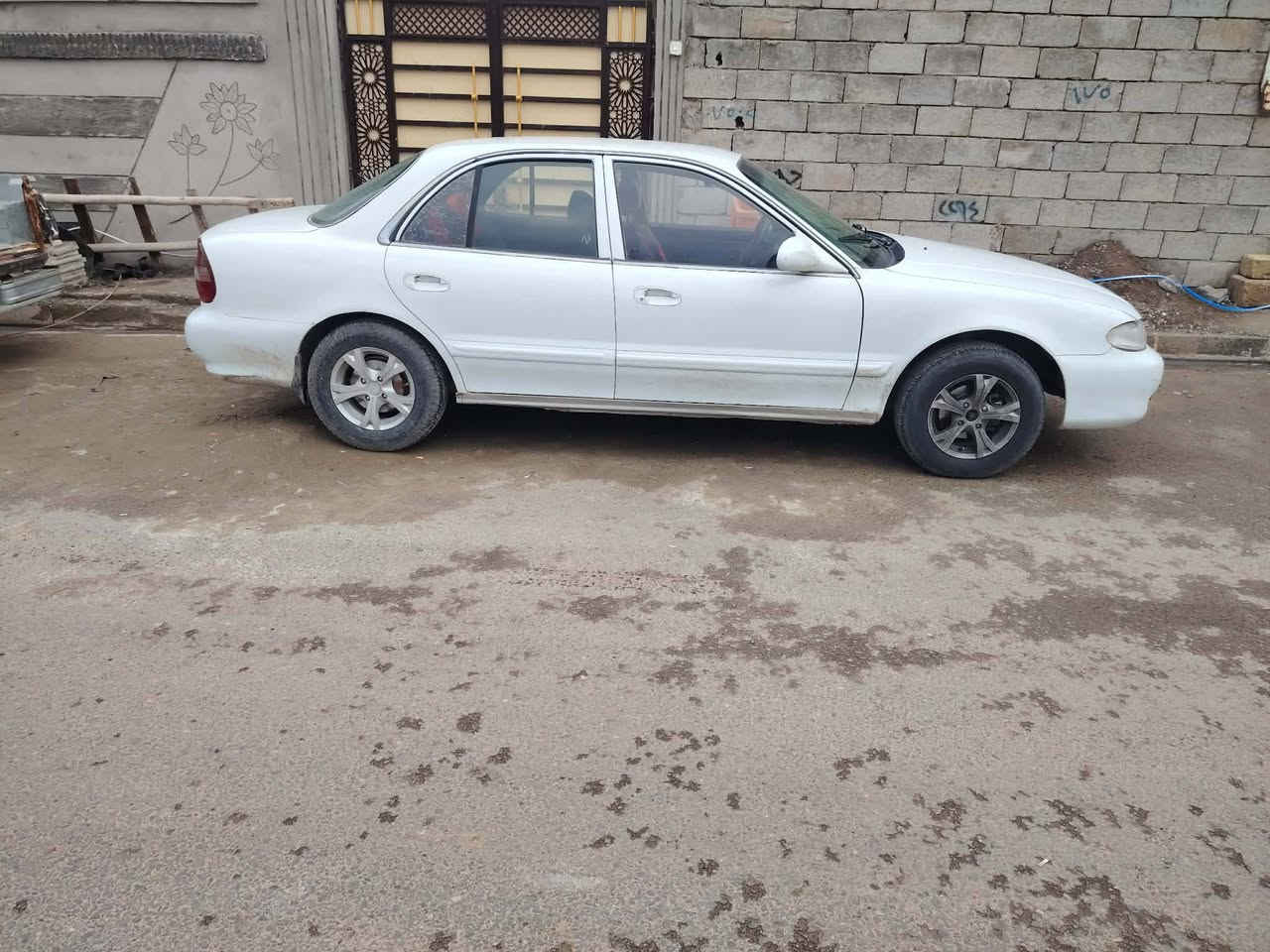 سوناتا للبيع موديل 2000 سنويه 30 مطوزه جماليه لل هزه محرك گير شرط شرط التحويل سياره جاهزه 
السعر 40 
***********
بي وتساب☝️
***********
