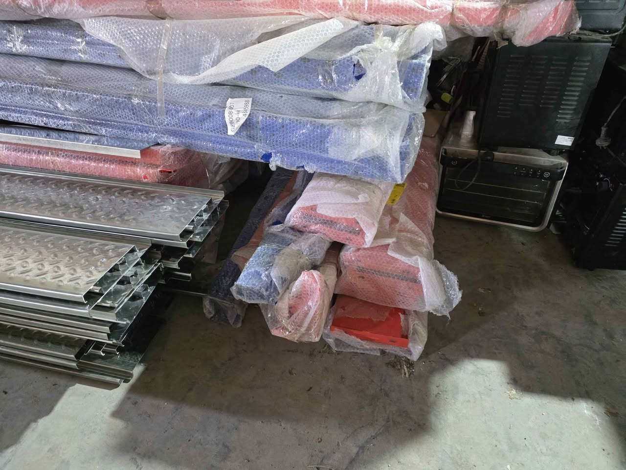 رفوف حديد 2 متر ارتفاع ، 2 متر عرض وعمق 60سم متوفر جمله ومفرد سعر مناسب ، 
طبكه حديد ارتفاع 3 متر مع درج جانبي المجموع 37 متر مربع جوده عاليه جدا بغداد, العراق


**إذا كنت صاحب هذا الإعلان وتريد حذفه لأي سبب، رجاءا أرسل رسالة إلى الدعم الفني**