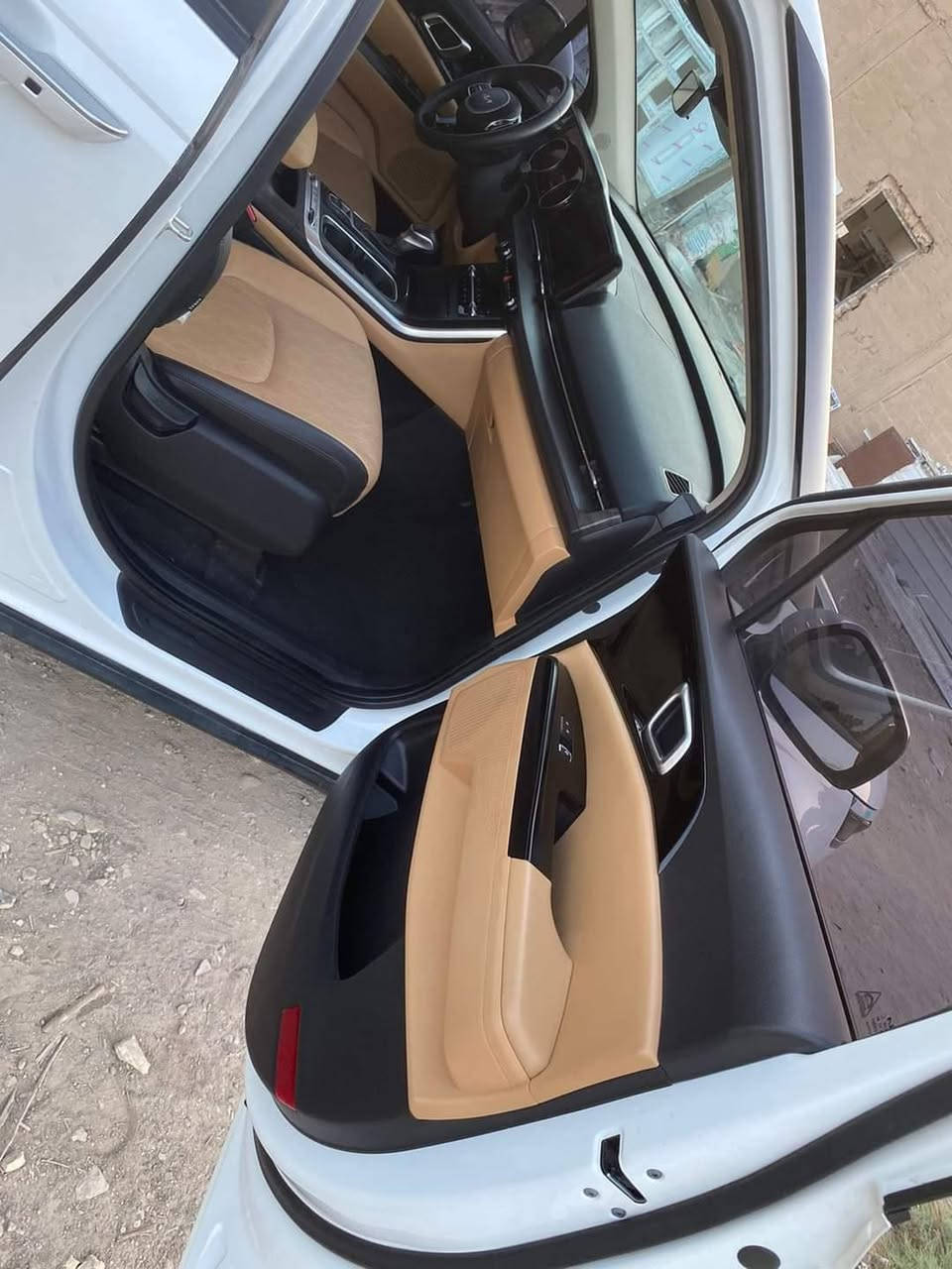 ‏السلام عليكم كيا كرنفال موديل 23ماشيه ماشيه 35 ألف قابل للزيادة مرقم بابل خصوصي السياره غاز بانزين  6سلندر 3ونص رادارات امامي خلفي جانبي سياقه ذاتيه لايت زنون اوتو باب كهرباء مثبت سرعه توقف ذاتي سايد بريك بصمه تشغيل عن بعد أربعة انضمه قيادة الكشن تدفئه وتبريد استرين تدفئه كامره خلفية حساسات خلفيه اماميه بعد بيه موصفات السعر 280  للتواصل على الرقم 
***********
