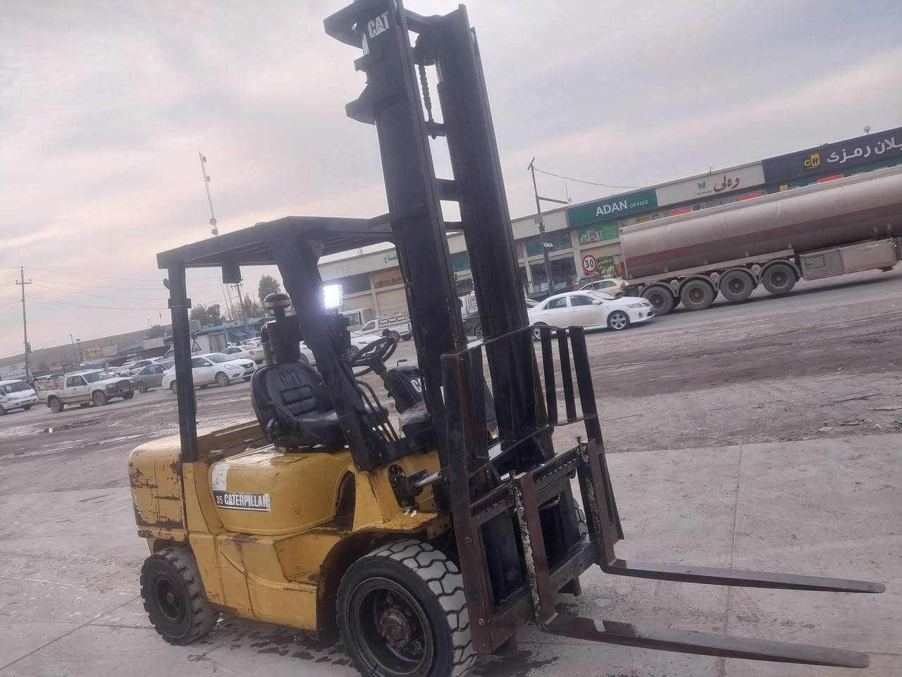 رافيعة شوكية ٣.٥ ٣حركات ٢جووب عالى موديل 2001 كير مكينة جاهز  السحر 65 وة مة جال .***********.***********.***********
