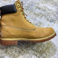 تمبرلاند للبيع قياس 44 اصلي 100% تواصل 07742055098