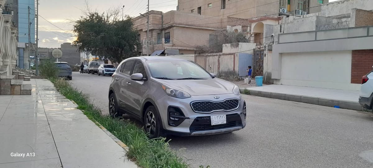 سلام عليكم سبورتج موديل 21 ورد امريكي بيه قطعتين صبغ جاملغ وبنيد فقط محرك 2400 سياره جاهزه من كلشي شاشه كامره حساس رادار السعر 165 وبيه مجال *********** معرض اوتو المثنى
