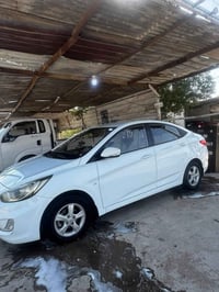 اكسنت خليجي موديل 2013 سيارة نظيفة ومرتبة بيه بارد وتكحيل باب السايق و...