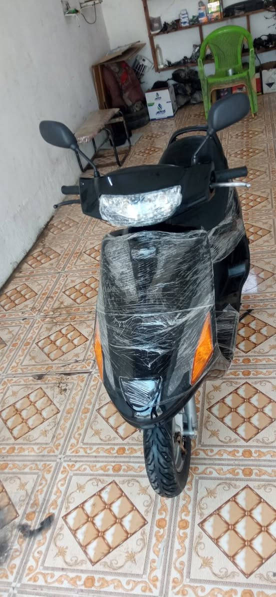 السلام عليكم للبيع دراجه نوع فراشه كرستال مال رمبه الدراجه جديده واحله من الصور السعر 550 اعنوان بابل محاويل مقابيل كراج المحاويل الشراي يتصل ارقم ***********
