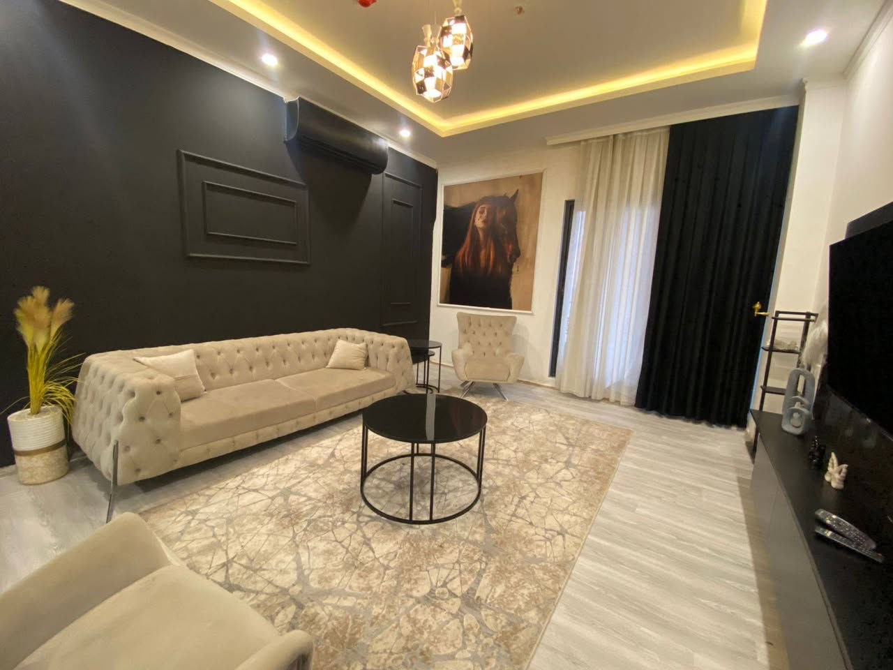 ☀☀#شقة_الایجار في #اربيل ‌☀☀
📌الموقـع:  واو تاورز في مربع الذهبي

✅ غرفە و صاله 1 + 1 مٶثث 
✅مـوقع ســتراتيجـي. 
✅اطـلالة مميزه. 
✅ المساحە 100 م
✅متوفــرة 24 ســاعة جميع
 الخدمات. 
✅ماركت 24 ساعه. 
✅صيدليه + مطاعم وكافتريات + مكوه ملابس
✅ الایجار  550 $

🔸انتصل الان لنساعدك على ايجاد العقار المناسب لك او بيع وتأجير عقارك بأفضل سعر وبأقل وقت.

 للحجز والاستفسار:

 0750 957 28 48
 0770 957 28 48

 #شقة_الایجار #خانووبۆفرۆشتن #شوقە_بۆ_کرێ #فرۆشتن #اربيل #هەولێر #شقة_الایجار #خانووبۆفرۆشتن #شوقە_بۆ_کرێ #فرۆشتن #هەولێر #اربيل
