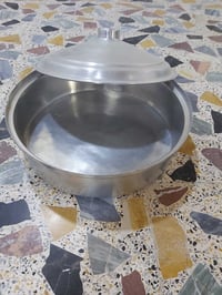للبيع الاتصال على 07750218784  طشت المنيوم للعجين ب ٨ الاف  سطل كبير ا...