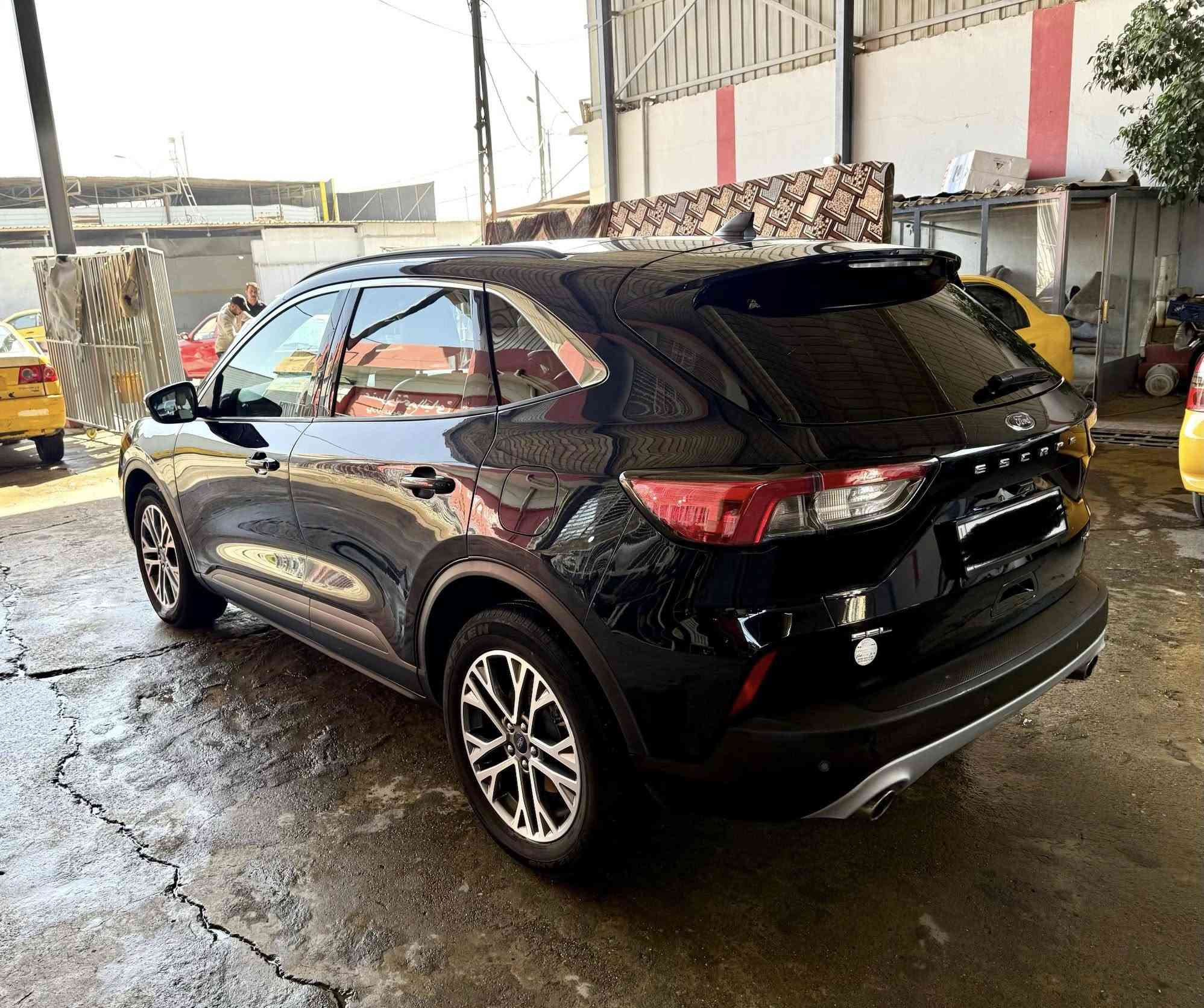 فورد سكيب  2021 SEL فول مواصفات مال تيتانيوم  سيارة نظيفة
مكاني موصل

محرك 1500 
لون حبري مميز
ماشي 50 
مرقم اربيل
                    بدون ايرباك 
                     بدون دواخل
                     محرك وكير مكفول

مواصفات ال SEL معروفة هوايه 

صور سونار موجود
 
تبديل جاملغ السايق نفس اللون + باب خلف السايق بخ +هلال الجاملغ الخلفي صبغ
وبيها اماكن بارد

لايتات امامية اربع عدسات مال تيتانيوم  اعلى شي

🔘رقم شاصي 
1FMCU9H62MUA61410
———-—————————
كوبون بانزين موجود

📞للتـواصل /
***********
***********
متوفر واتساب 
او  على الخاص

فورد #فورد_اسكيب #سيارات_العراق #بيع_سيارات #SUV #اقتصادي #توربو
