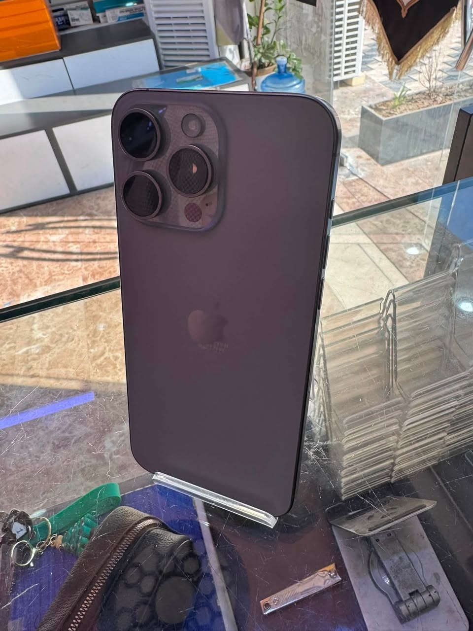 � للبيع iPhone 15 Pro Max 🔥
📱 السعة: 256GB
🎨 اللون: تيتانيوم
🔋 صحة البطارية: 87%
📦 مع الكارتون والملحقات الأصلية كاملة
✨ الجهاز نظيف جداً، استخدام مرتب وخالٍ من الملاحظات،
السعر 1.110.000 وبي مجال خير من رب العالمين

للتواصل ***********
