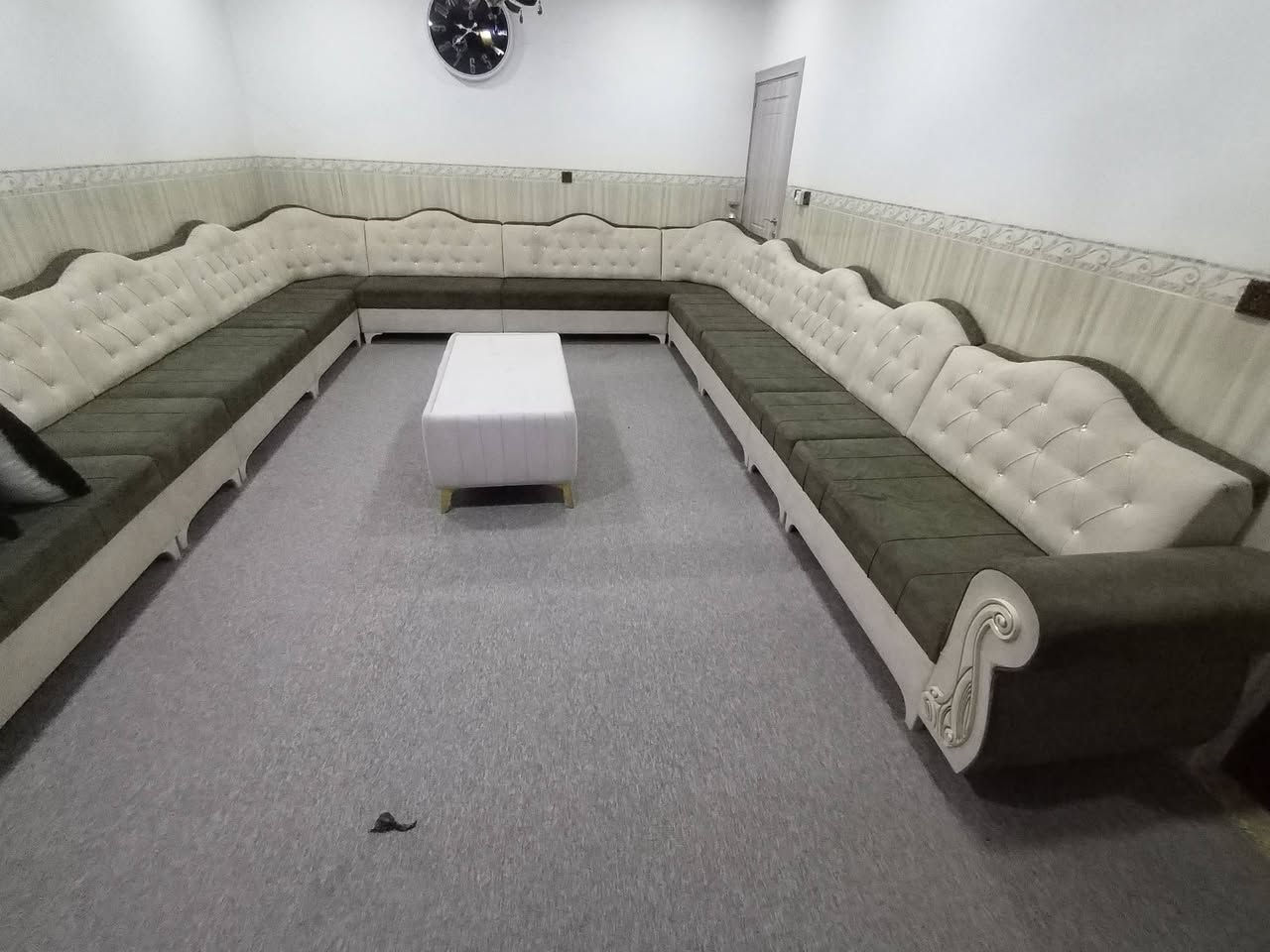 دیوان 15 امتار نظيف جدآ
واتس . ***********
