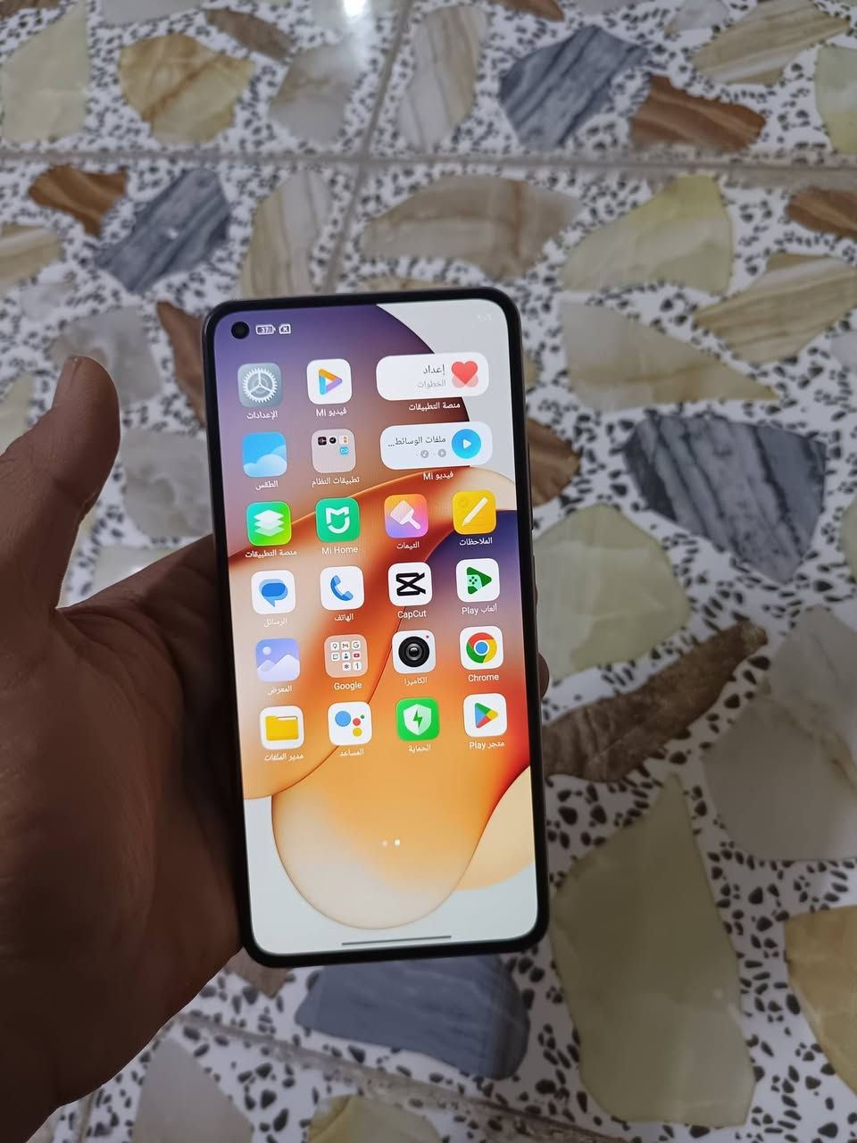 شاومي 11 لايت فايف جي نضيف مامفتوح 
ذاكرة 128 رام 8 
شاشه امولد مرتبه 
جهاز مرتب مواصفاته معروفه 
يشغل 60 فريم 
ملاحظه الكامرا الامامية متشتغل
باقي كله شغال 
للبيع او مراوس سعره 120
رقمي ***********
مكاني كربلا الجاير
