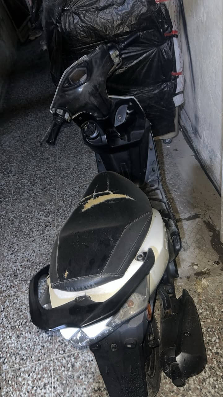 سلام عليكم للبيع ماكس ZR الدراجه نضيفه وبيه تعديلات بسيطه كلش ومناقصه كل شي اخذته قبل 5 سنين رمبه ولحد هسه يلا راح ابيعه لان ماحتاجه  رقمي ***********
600 الف
