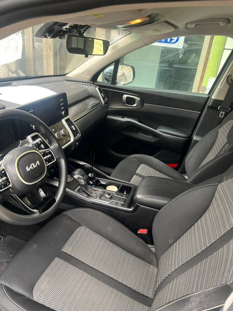 سورنتو وارد امريكي للبيع مود2021. نص فول
7راكب محرك 2.5 تربو
ضررها تبديل قطعتين جاملغ ايمن وبنيد باصلي مع طخات بسيطة شوف العين..
السياره رقم مثنى بأسمي
مداور ثاني يوم

مكان السيارة شطرة
لامانع من مراوس. حسب القناعه 
*********** الشطره, ذي قار
