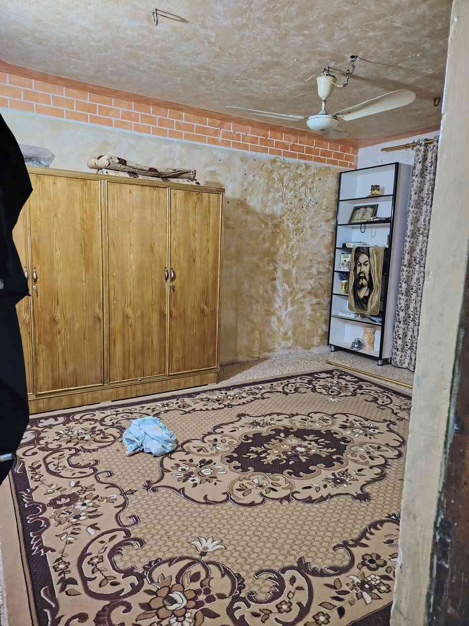 سلام عليكم
دار للبيع مساحة ٢٠٠ متر قاطين طابو صرف بغداد الحسينية بداية خدمات مسقط قرب المستشفى التركي يحتوي على ست غرف نوم وصاله استقبال حولي عدد ٢ مطبخ ومنور خلف الدار بيت كامل من البناء رقم القطعة ٩٧٨٦ /٦ بدايه الخدمات الفرع ثاني محاذي لشارع الخدمات
السعر ١٣٥
رقم الهاتف ***********
