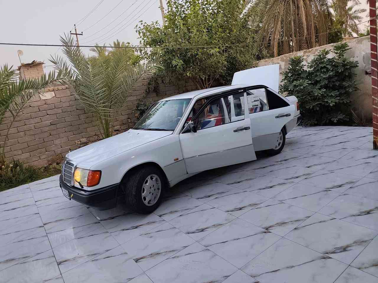 يلا السلام عليكم شباب مرسيدس دب حلو نظيف موديل 91 للبيع سياره جاهزه ان شاء الله مكينه وقير فيفيتي 3000 تخم تاير حداده كهربائيات كلها شغاله سياره قماره بلاد قواعد بلاد برونكيت ان شاء الله بلاد سياره مال جناي وجاهزه وخير من الله رقم بصره انجليزي تحويل ثاني يوم اسمك ان شاء الله السنويه لل 29 سعرها 63 وبيها مجال مكان بصره القرنه***********
