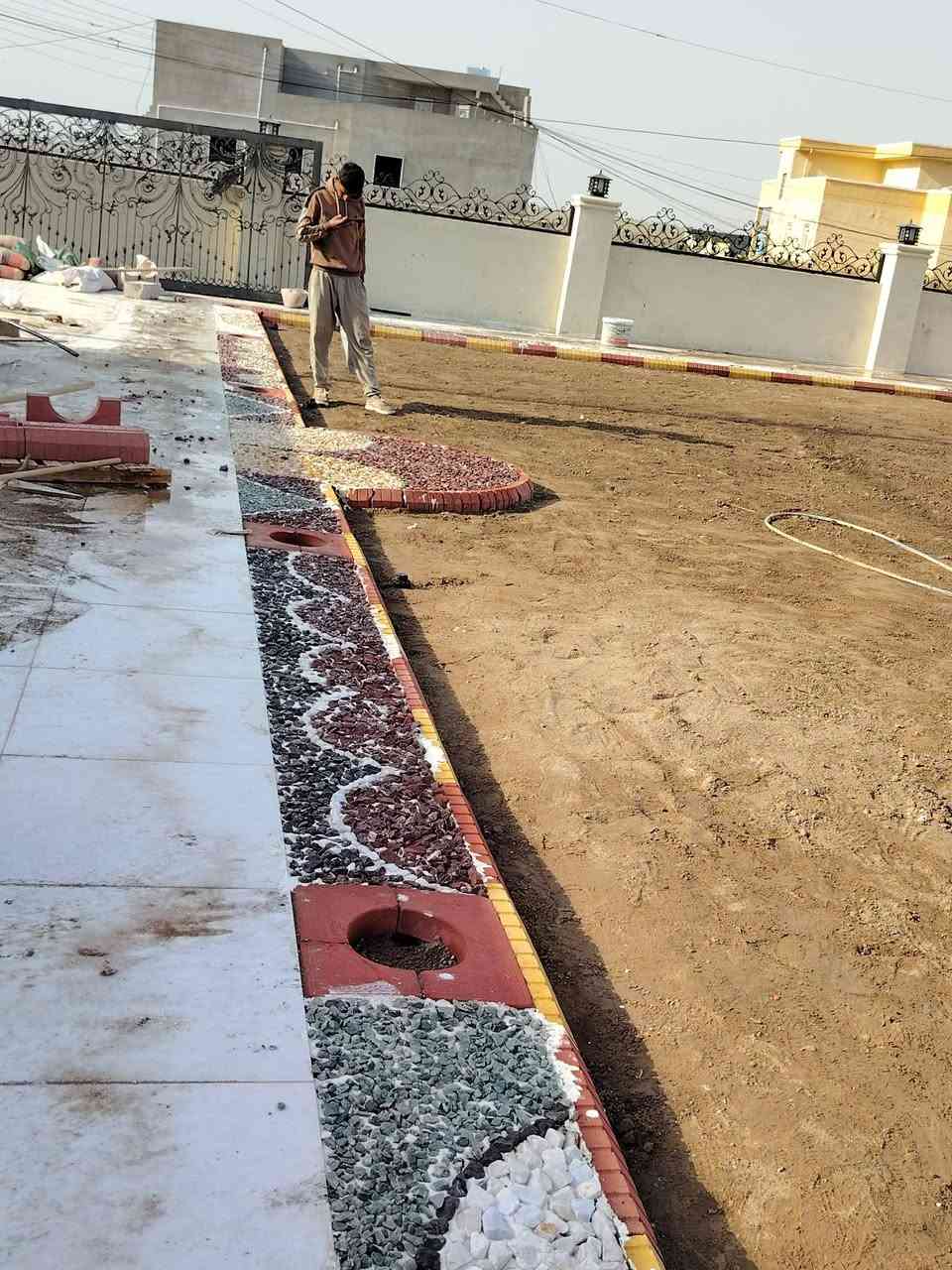 السلام عليكم يوجد كادر حدائق وبيهارتون🌿وشغلات وبسعر مناسب هاذه رقم***********
