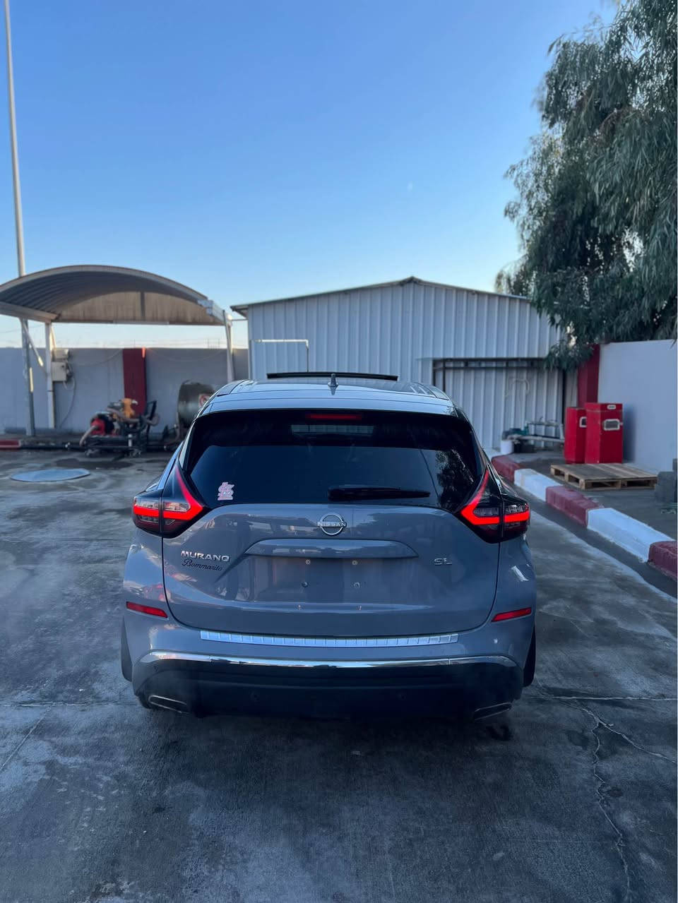 نيسان مورانو 2023 
V6
مواصفات SL
فول فول مواصفات 
كشنات تدفيه وتبريد
كشن خزن
شاشة كبيرة
بانوراما 
كشنات كهربائي
5كاميرات
كشنات جلد
سيارة بوند وشبر من جاملغ صبغ بدون دواخل وايرباك
سيارة بدون رقم تترقم شمالي
سعر175$ومجال
*********** زاخو, دهوك
