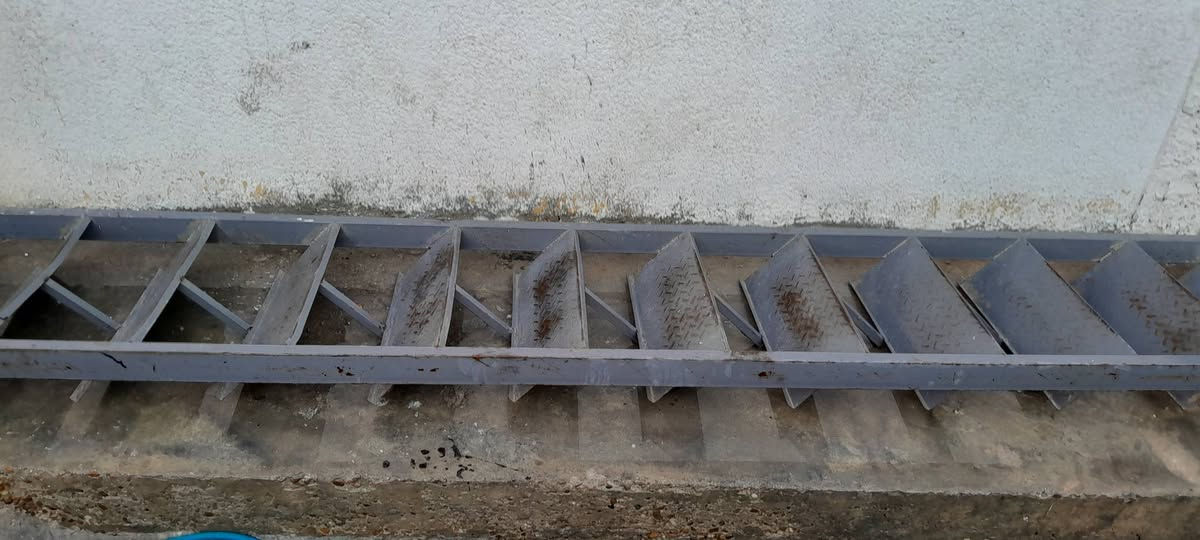 السلام عليكم درج حديد للبيع ١٢ بايه عرض ٩٠ سعر ٨٠الف مكان الشرطه الخامسه قرب حسينيه ابا الاحرار
للاستفسار ***********
