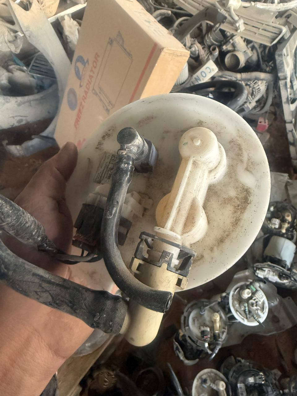 يتوفر قواعد بانزين ماليبو حديث وقديم 
***********
جمله مفرد
