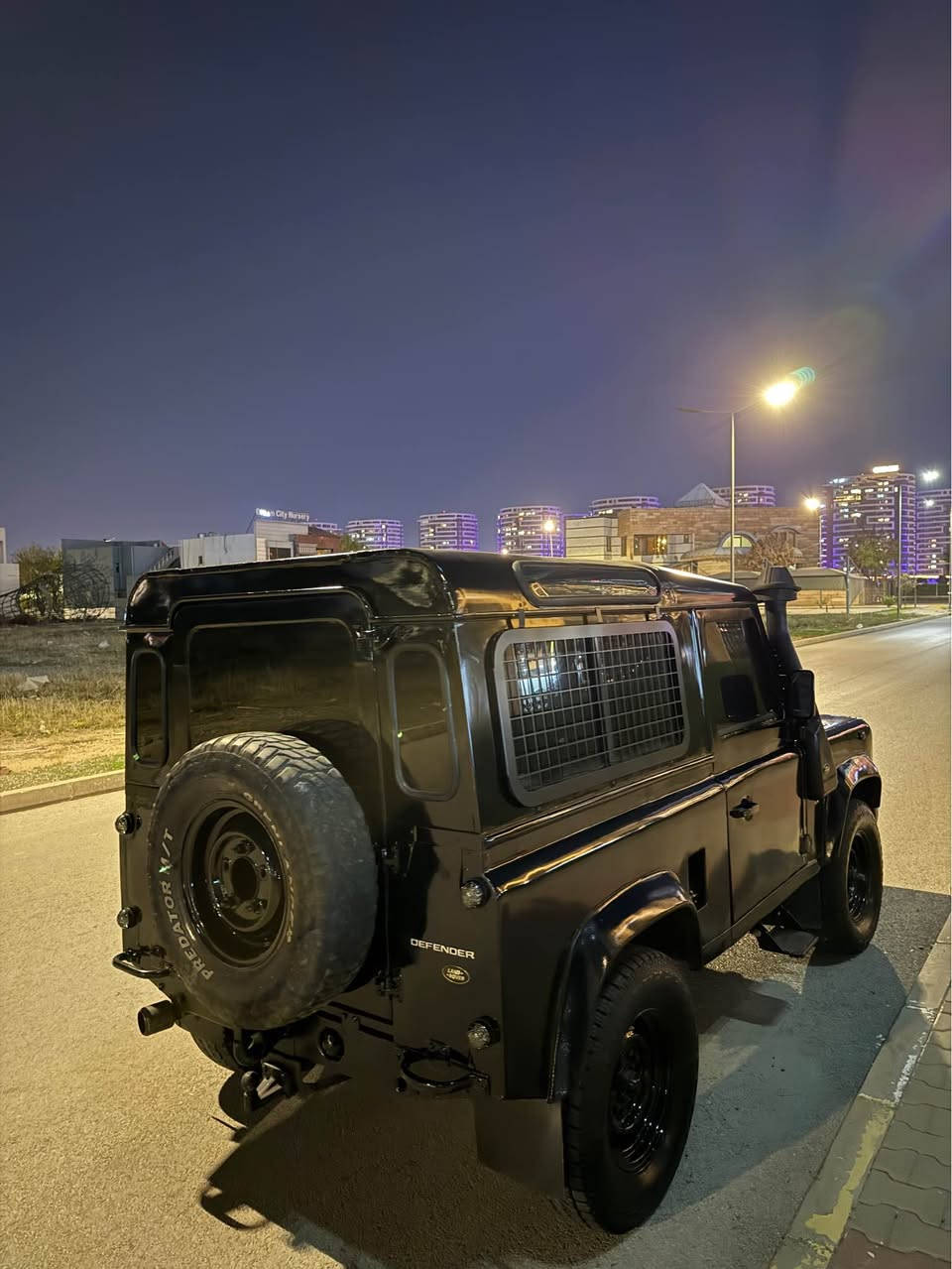 Landrover Defender 
2005
4 pstn gaz
Tabred sard w garm 
Hamu shtki ba shart 
Arm plastic sulymani أربيل, العراق


**إذا كنت صاحب هذا الإعلان وتريد حذفه لأي سبب، رجاءا أرسل رسالة إلى الدعم الفني**