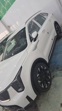 سورنتو ٢٠٢٥ مكفولة رقم بغداد ٦ سلندر ماشية ٥ الاف السعر ٣٢٧ بيها مجال ...