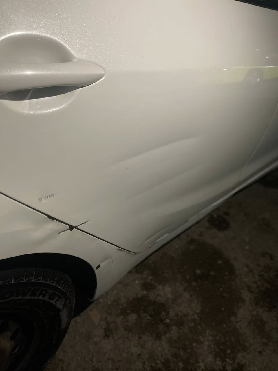 السلام عليكم كيا فورتي موديل ٢٠١٨ صور الحادث مرفقه بل منشور ماشيه ٥٧ باسمي تحويل ثاني يوم كير ومحرك مكفول  محرك ٢٠٠٠ دوش وبيها ضربه بل باب لوره ما مصلحه على البارد موضحه بل صور صدر جديد وتخم تاير جديد مكاني بغداد حي اور *********** 
السعر ١٢٠ وبيها مجال
