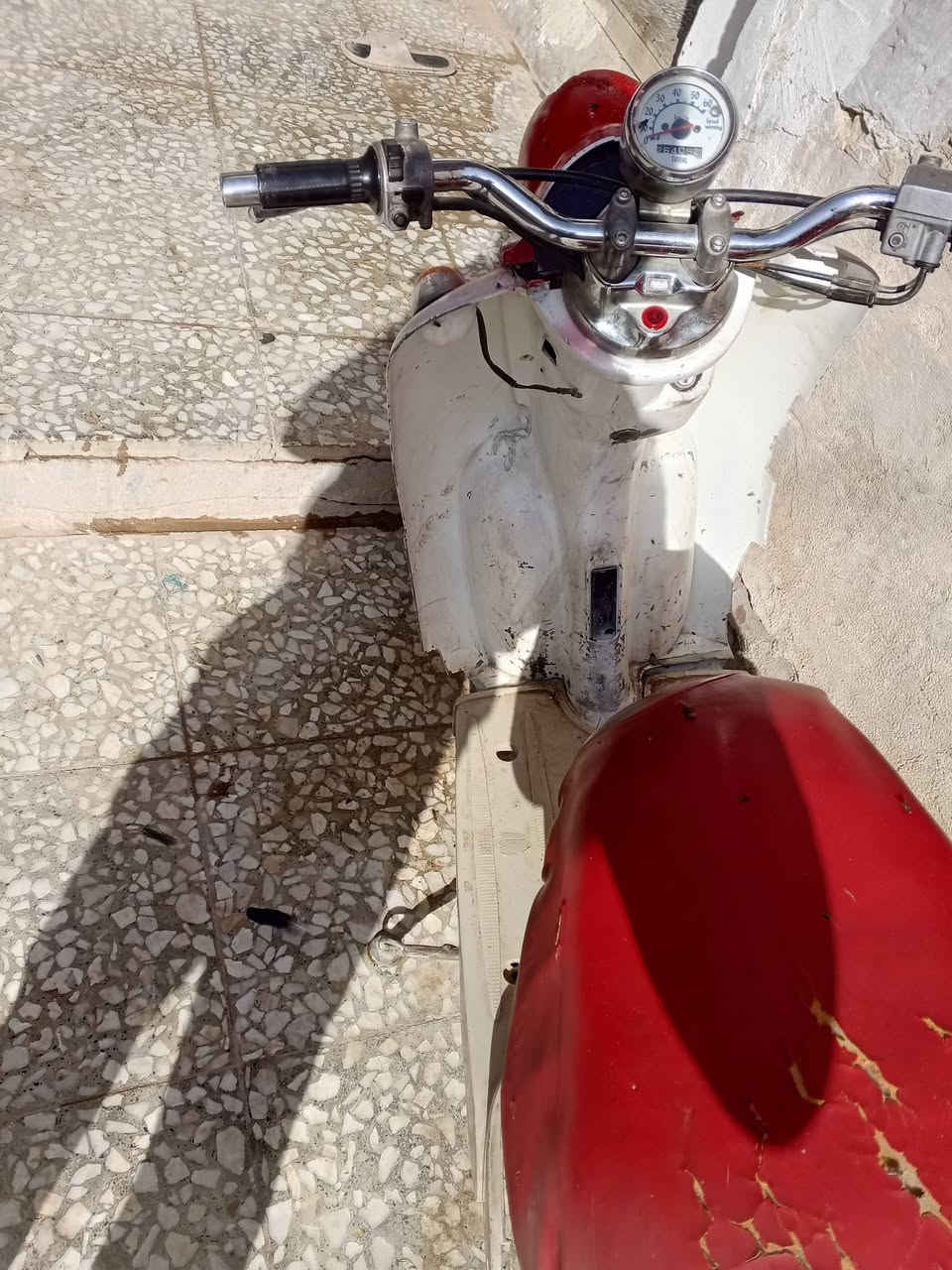 سلام عليكم دراجه عبد الحليم درجه شغله مابيه اي شي مكينته مامفتوحه المكان نجف حي  السعر 200وبيه مجال قليل هاذه رقم ***********وبي واتساب
