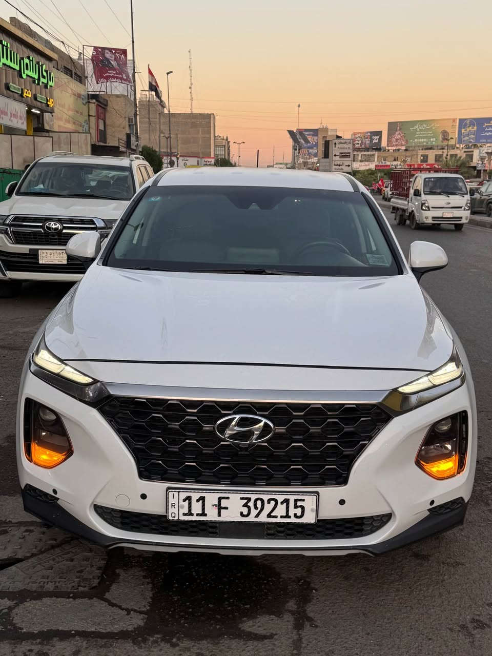 السلام عليكم سنتافيا 2019 وارد امريكي حادث دعامية فقط بدون ارباك بدون صبغ السيارة مكفولة عدا الدعامة امامية وتكحيل بالجاملغ بارد بسيط..
مواصفات 
محرك 2400
شاشة كبيرة 
رادار امامي 
رادار جانبي 
هندبريك دكمة  
خمسة راكب 
كاميرا 
اطفاء ذاتي 
وبعد بيها هواية مواصفات السعر 178وبيها مجال رقم جديد هزة جديدة تايرات جدد باتري جديد وبسمي السيارة تحويل ثاني يوم مكاني بغداد شارع فلسطين *********** بغداد, العراق
